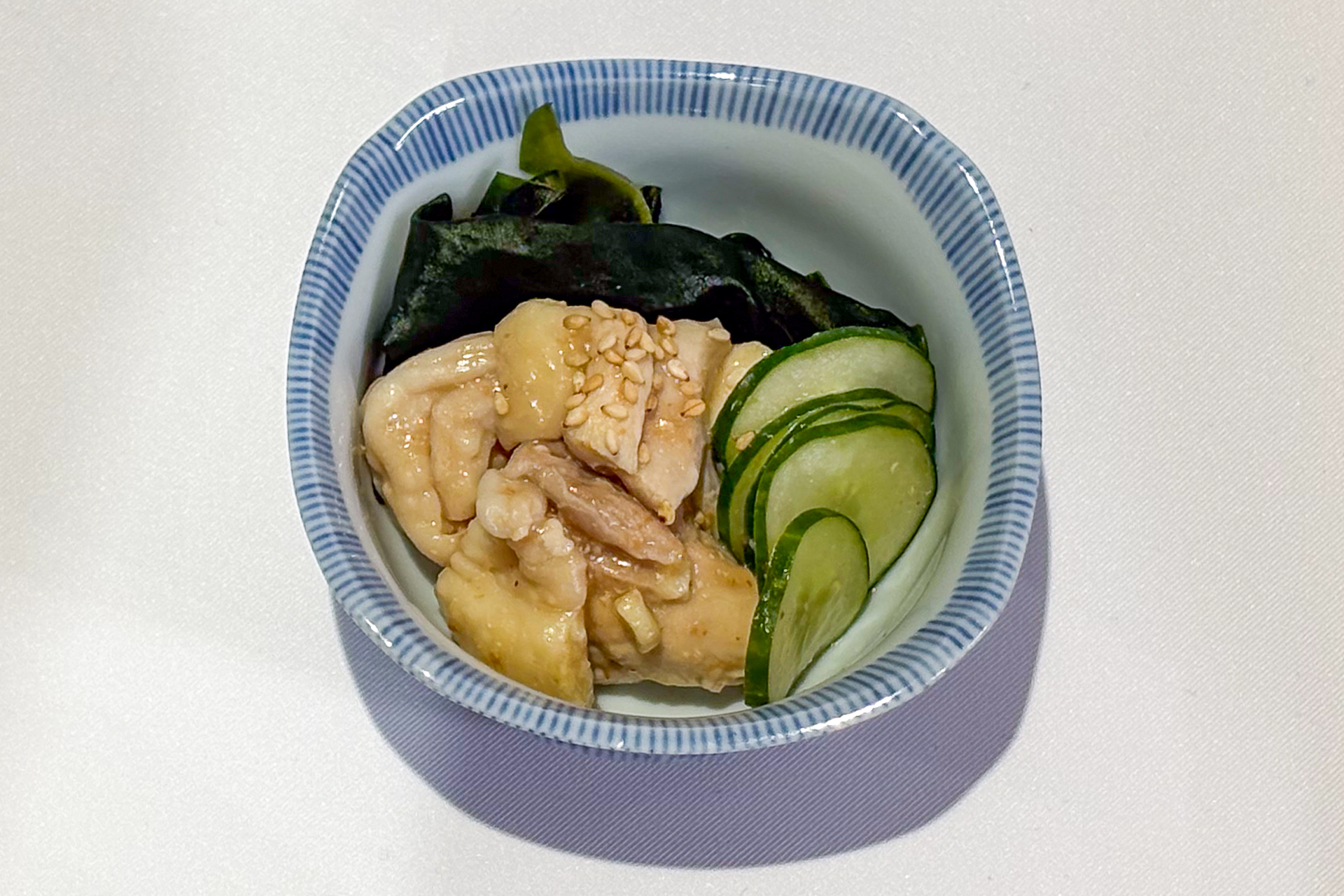 鶏ももと胡瓜の梅和え