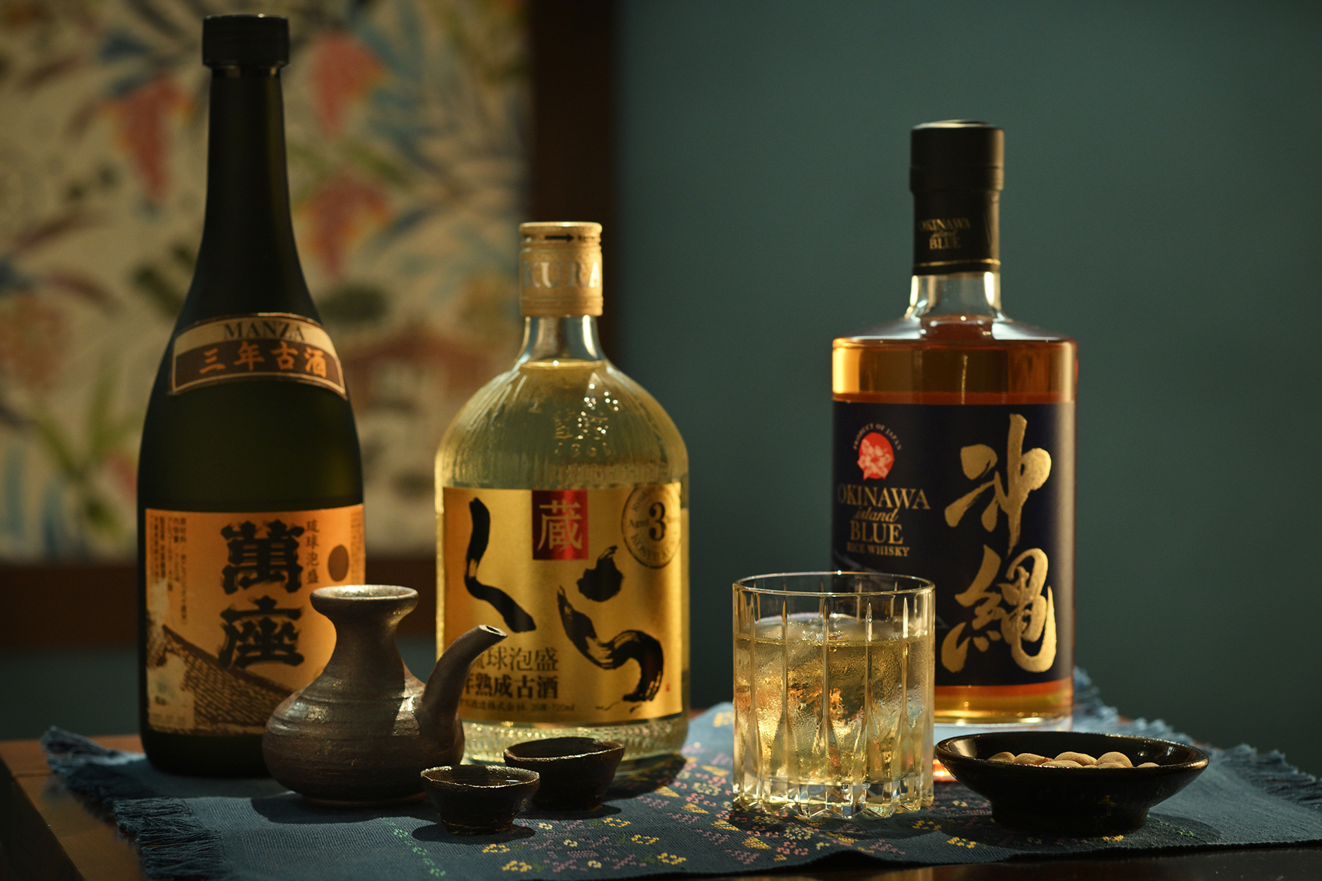泡盛古酒や沖縄産ウイスキーを楽しめる