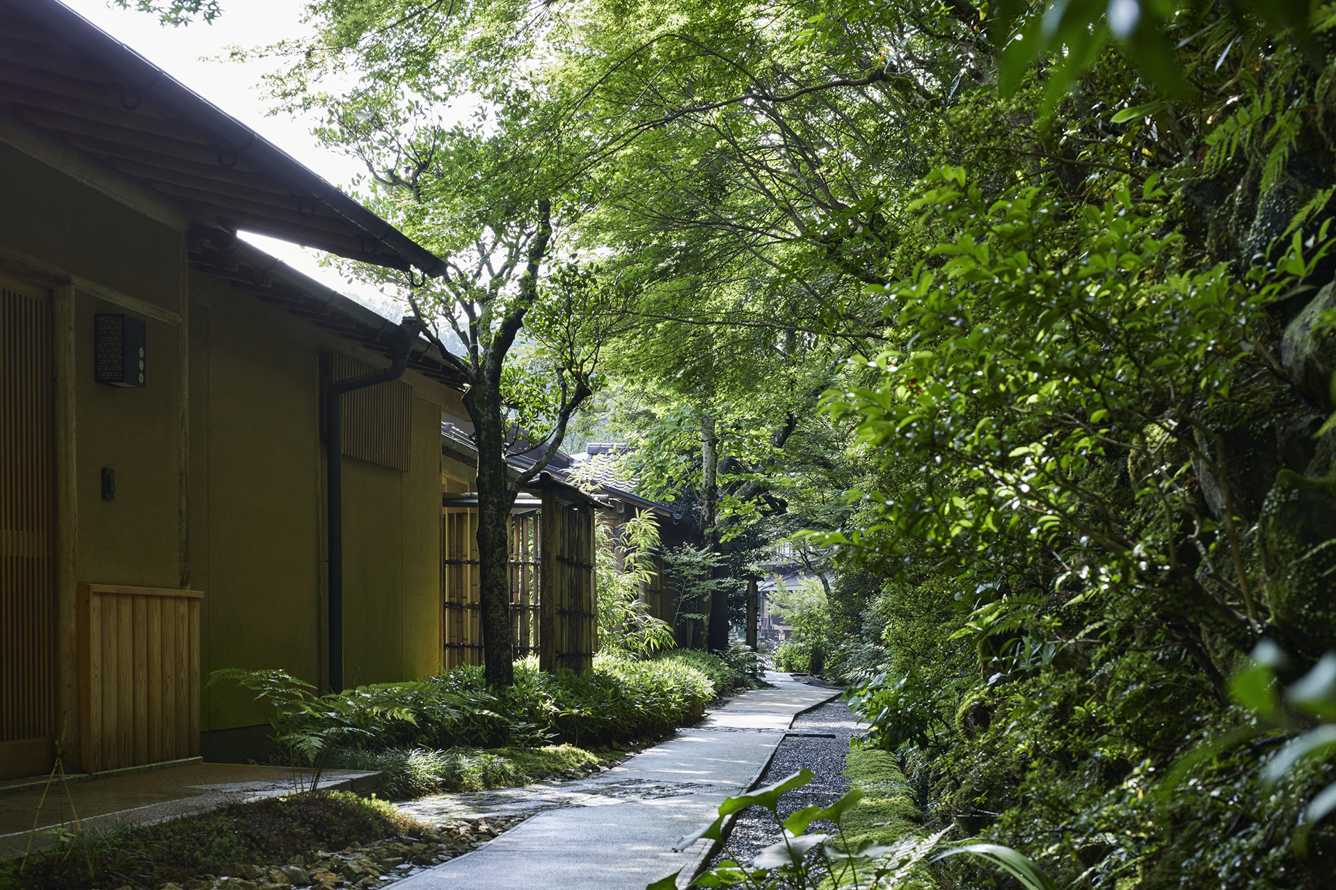 庭路地