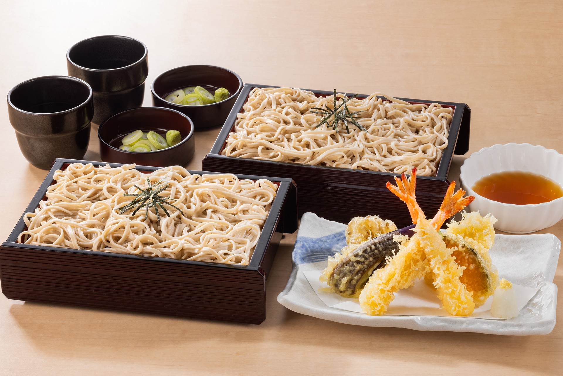 「北海道そば食べ放題天ぷらセット」（2618円）
