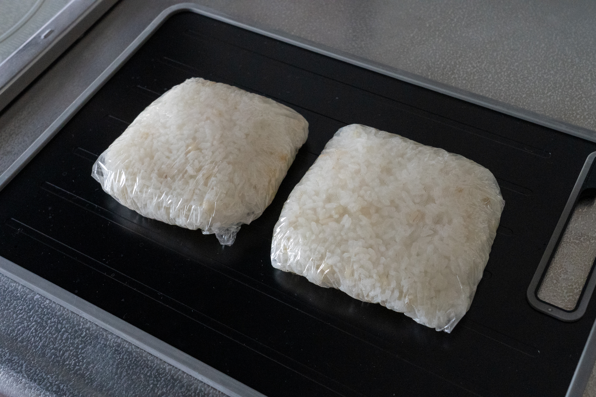 一気に急冷することで、お米のモチモチ感をキープしたまま保存できるメリットも