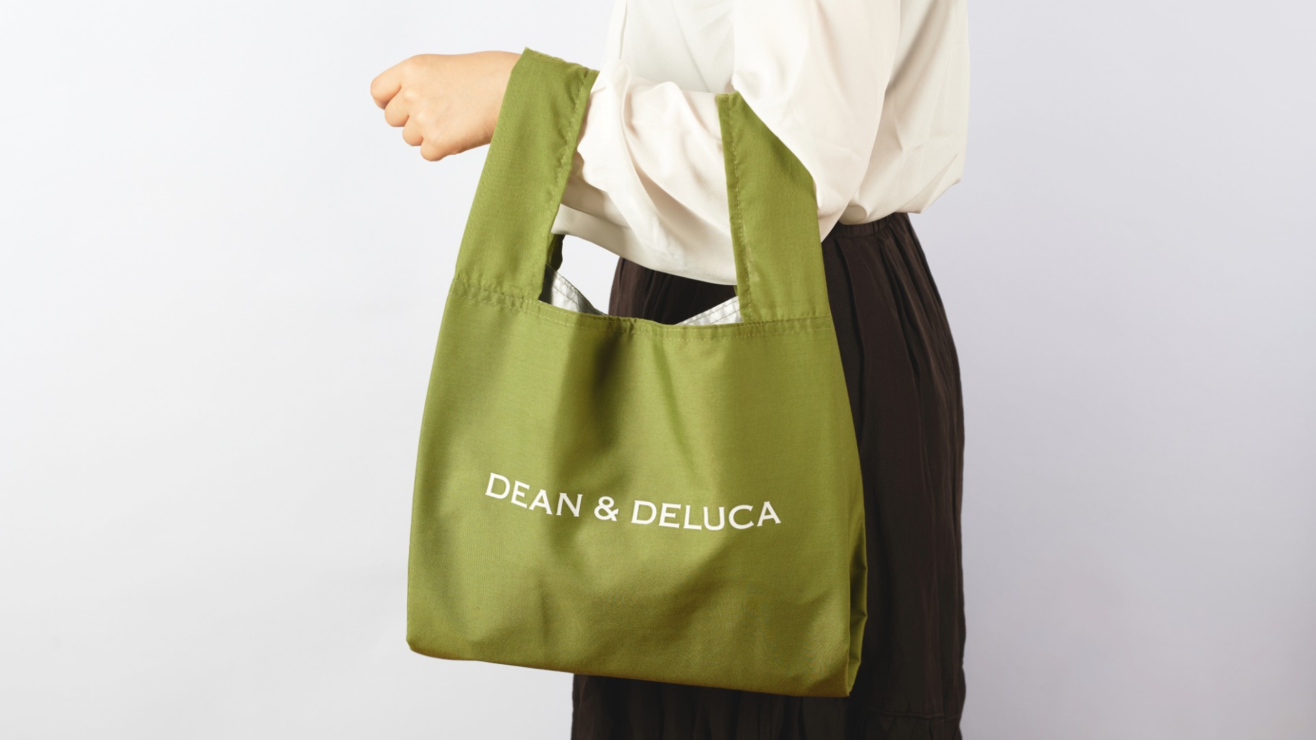 「DEAN ＆ DELUCA ポーチ付きエコバッグ グリーン」（3190円）