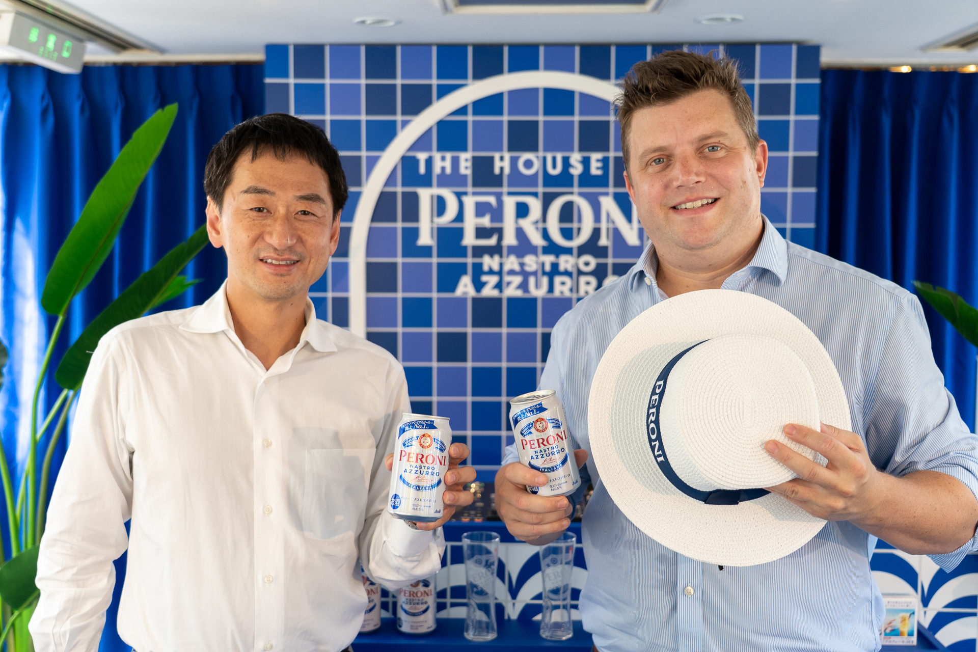 グローバルビアブランド室 室長のNick Larkworthy氏とグローバルビアブランド室 ペローニ ブランドマネージャーの龍道友和氏