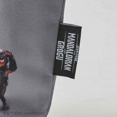 サイドには「Star Wars The Mandalorian and Grogu」の刺繍タグ