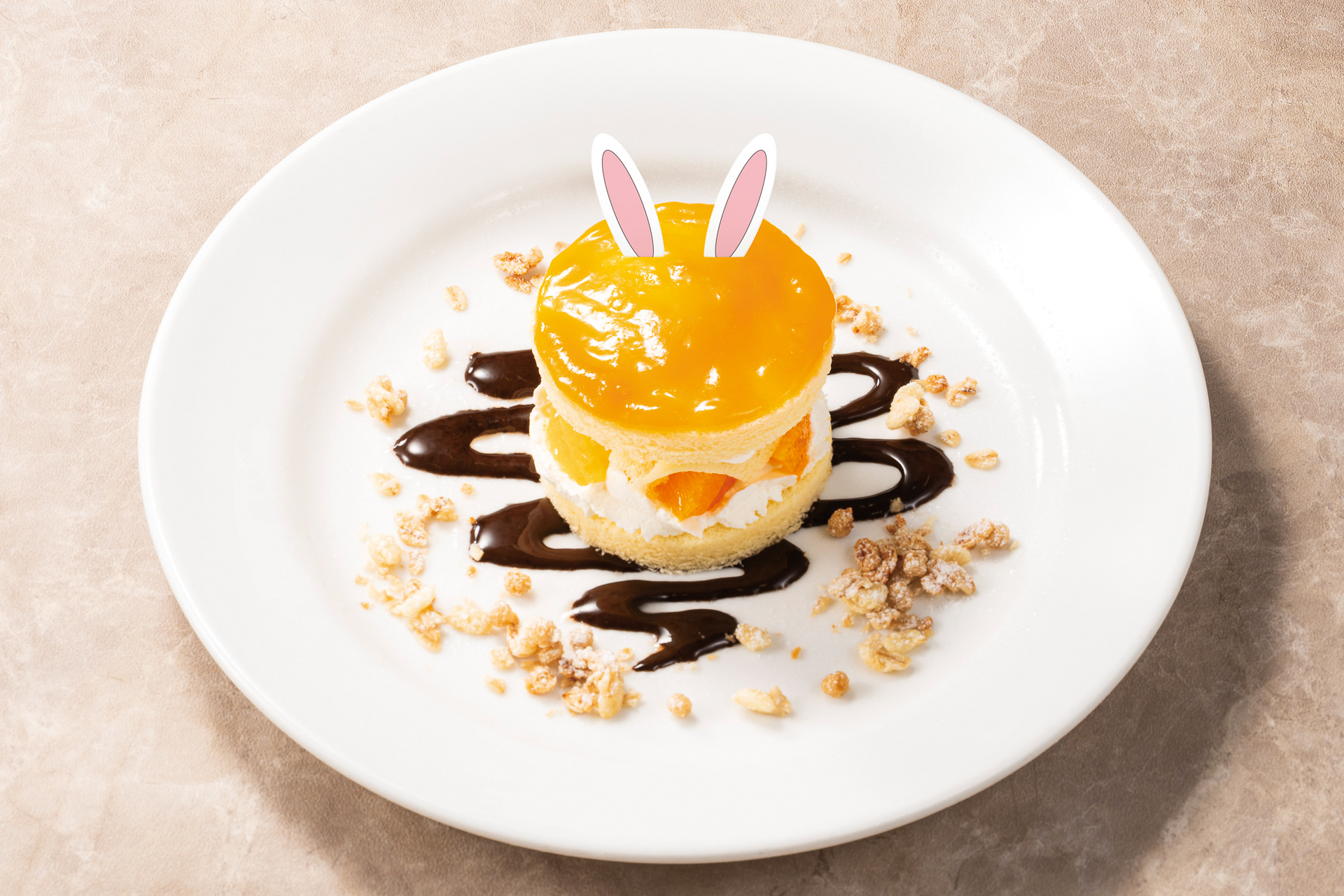 「オレンジのショートケーキ～マンゴーソースで月に見たてて」（748円）