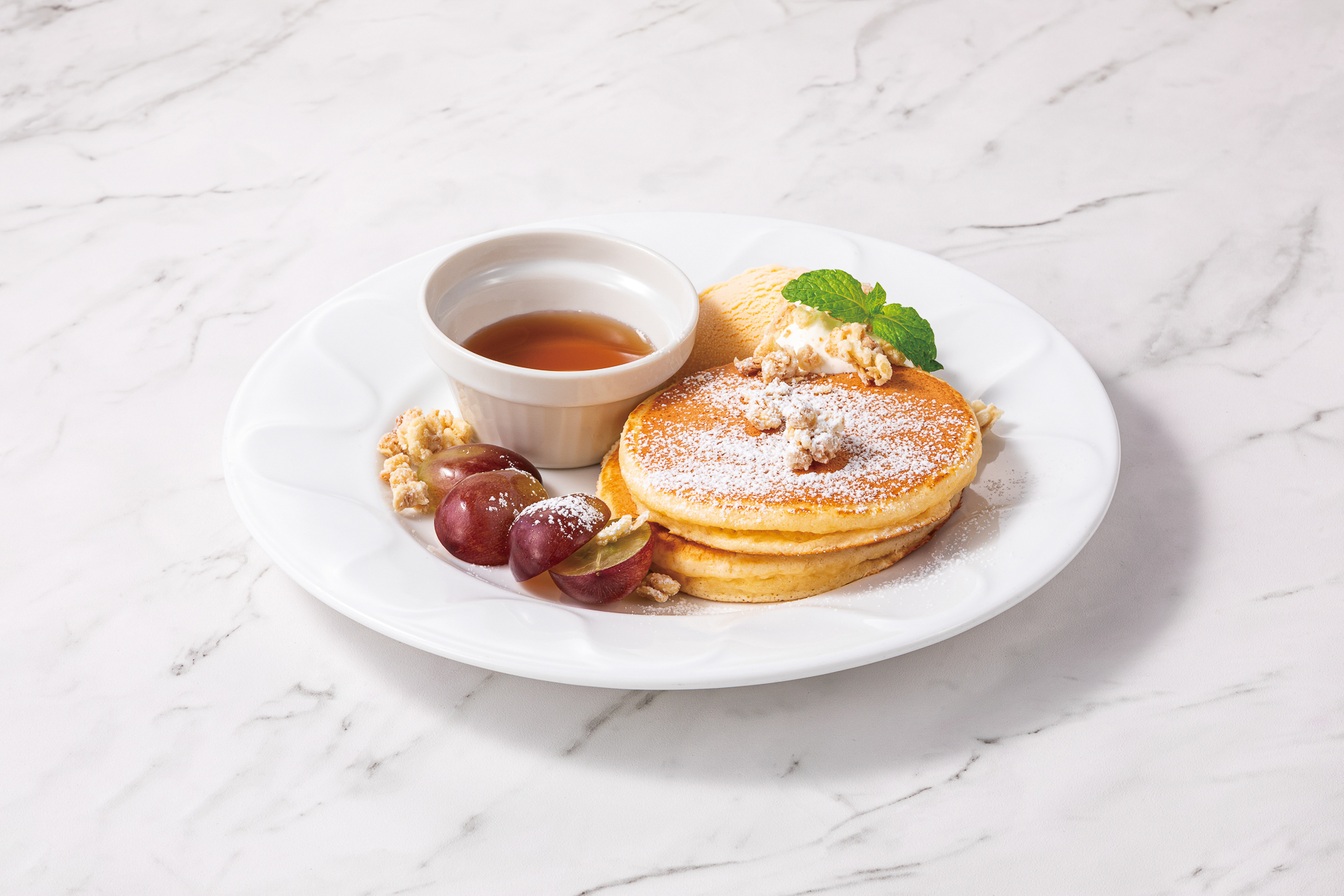 「クイーンルージュのパンケーキ ハーフ」（759円）