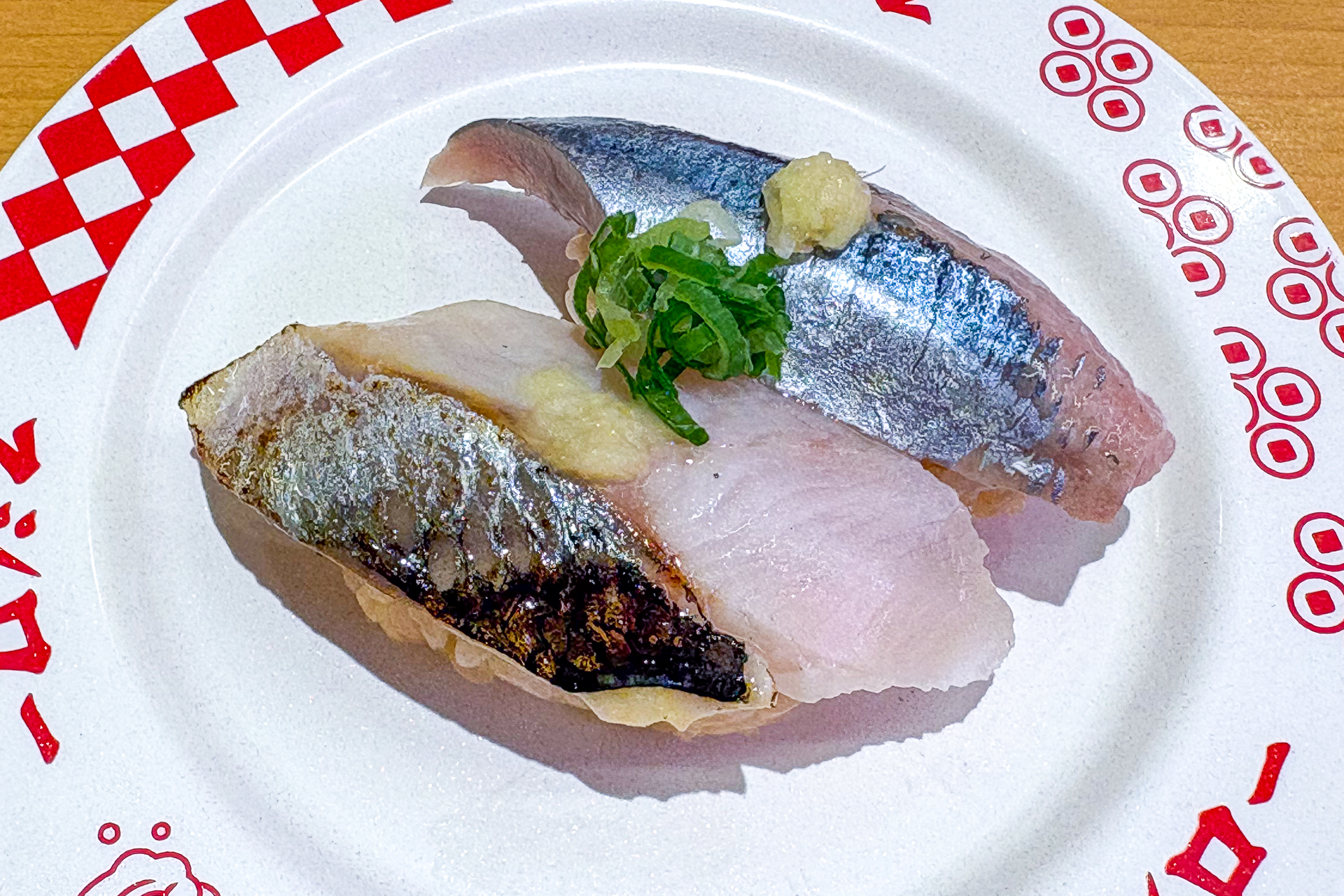 「北海道産サンマとニシン盛り合わせ」（120円～）