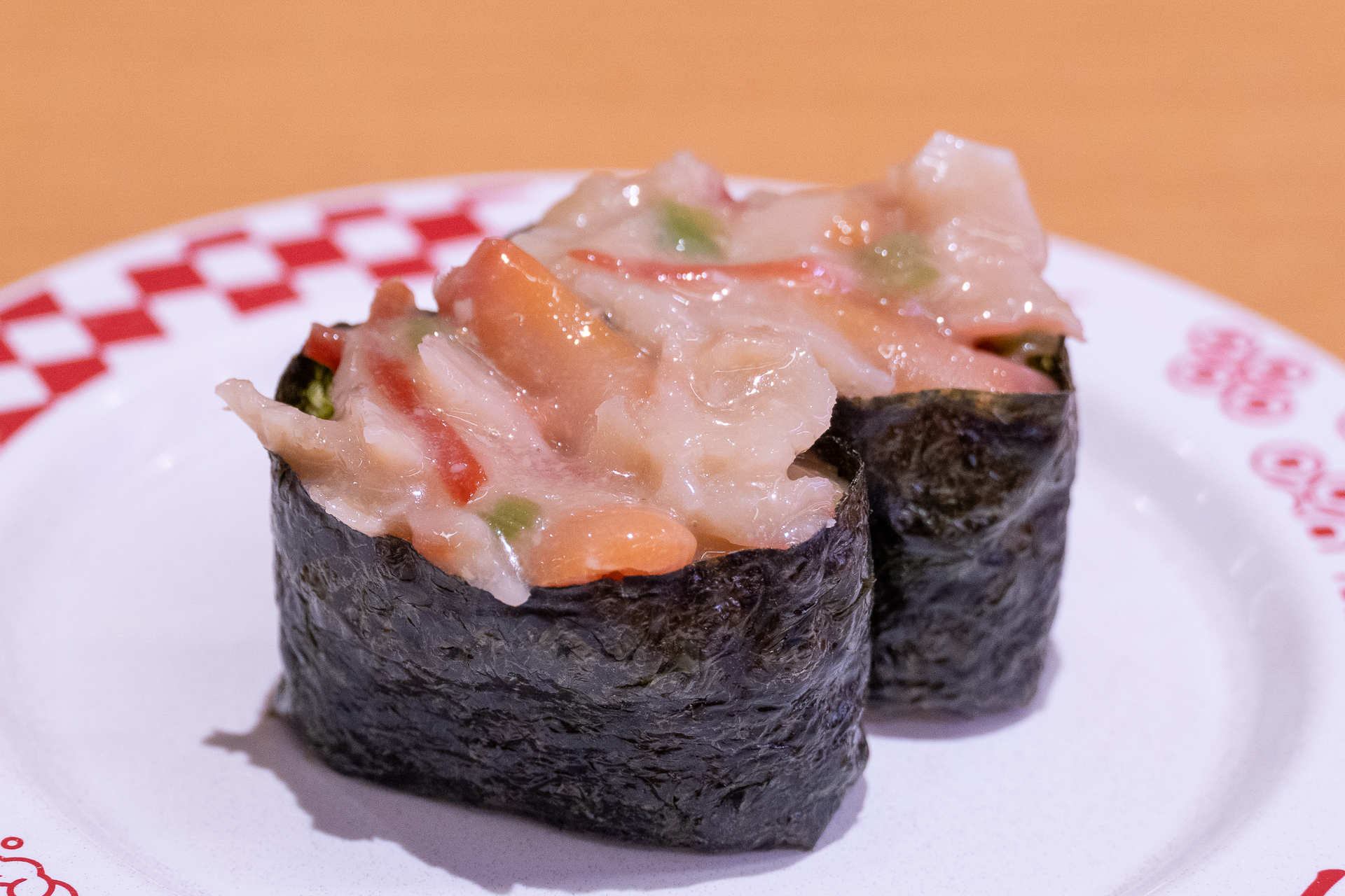 「ほっき貝の刻みわさび軍艦」（120円～）