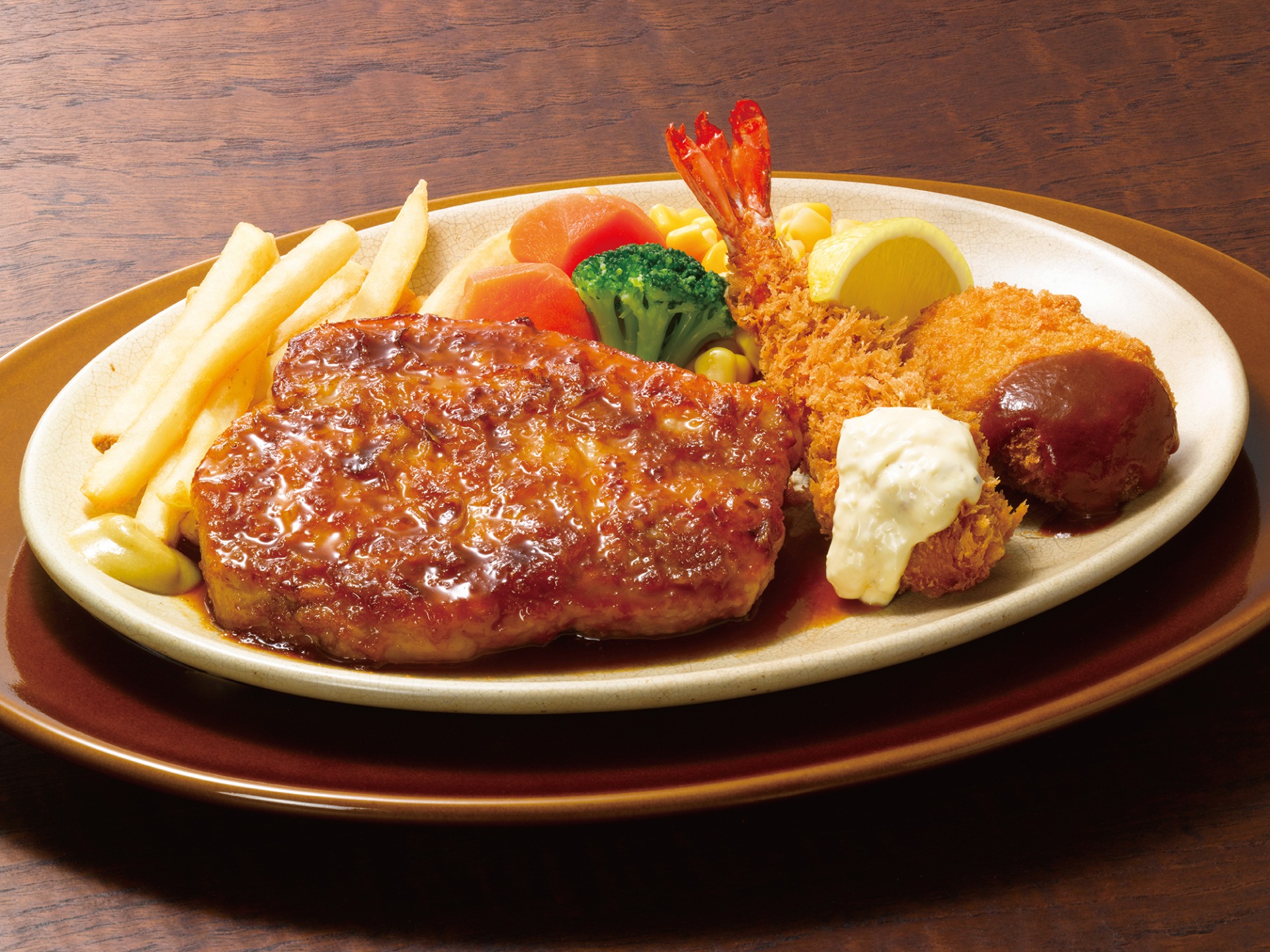「国産ポークロースステーキと手仕込み海老フライ＆紅ずわい蟹のクリームコロッケ」（2178円）