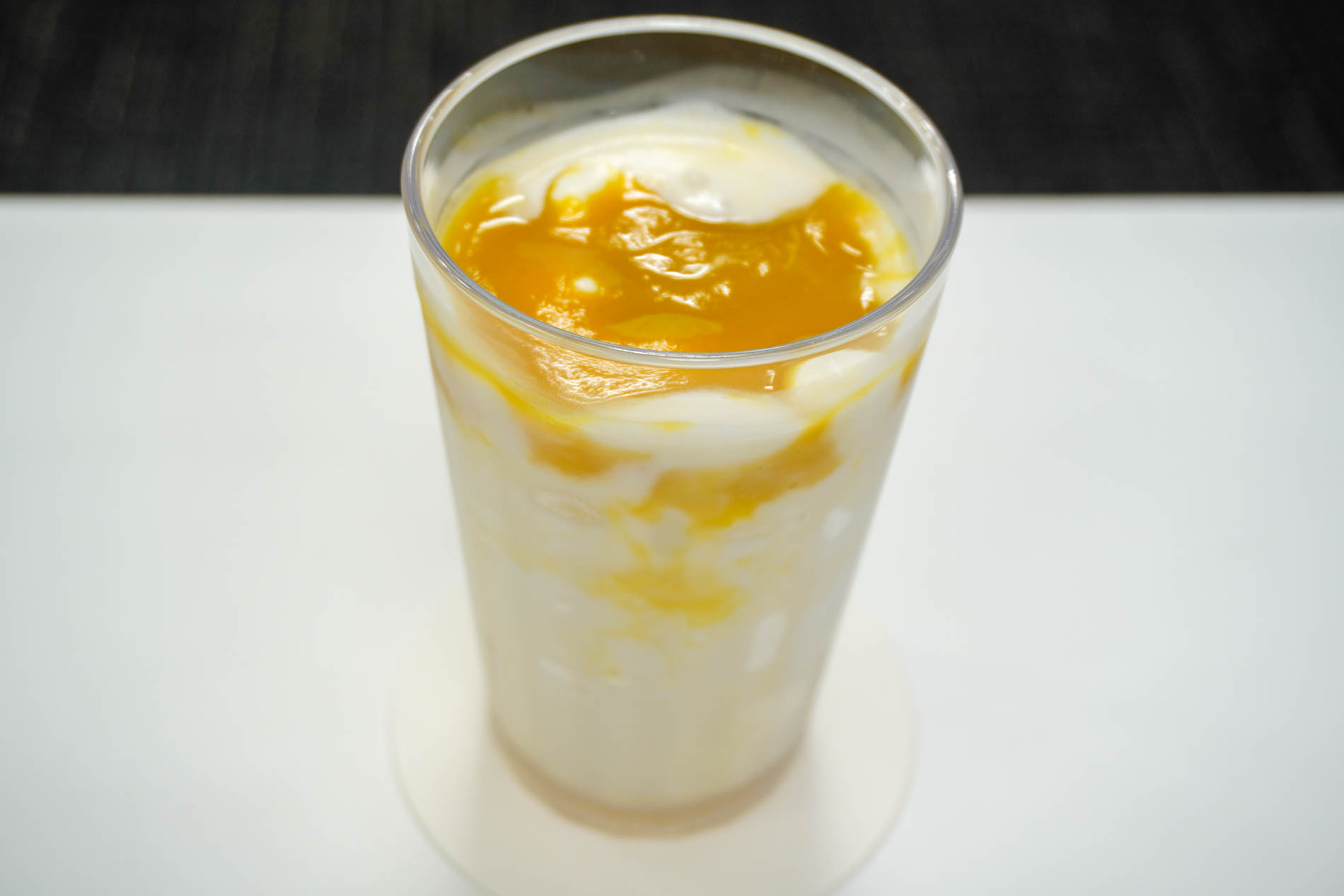 試食で提供された「まぜるシェイク 蜜いも」