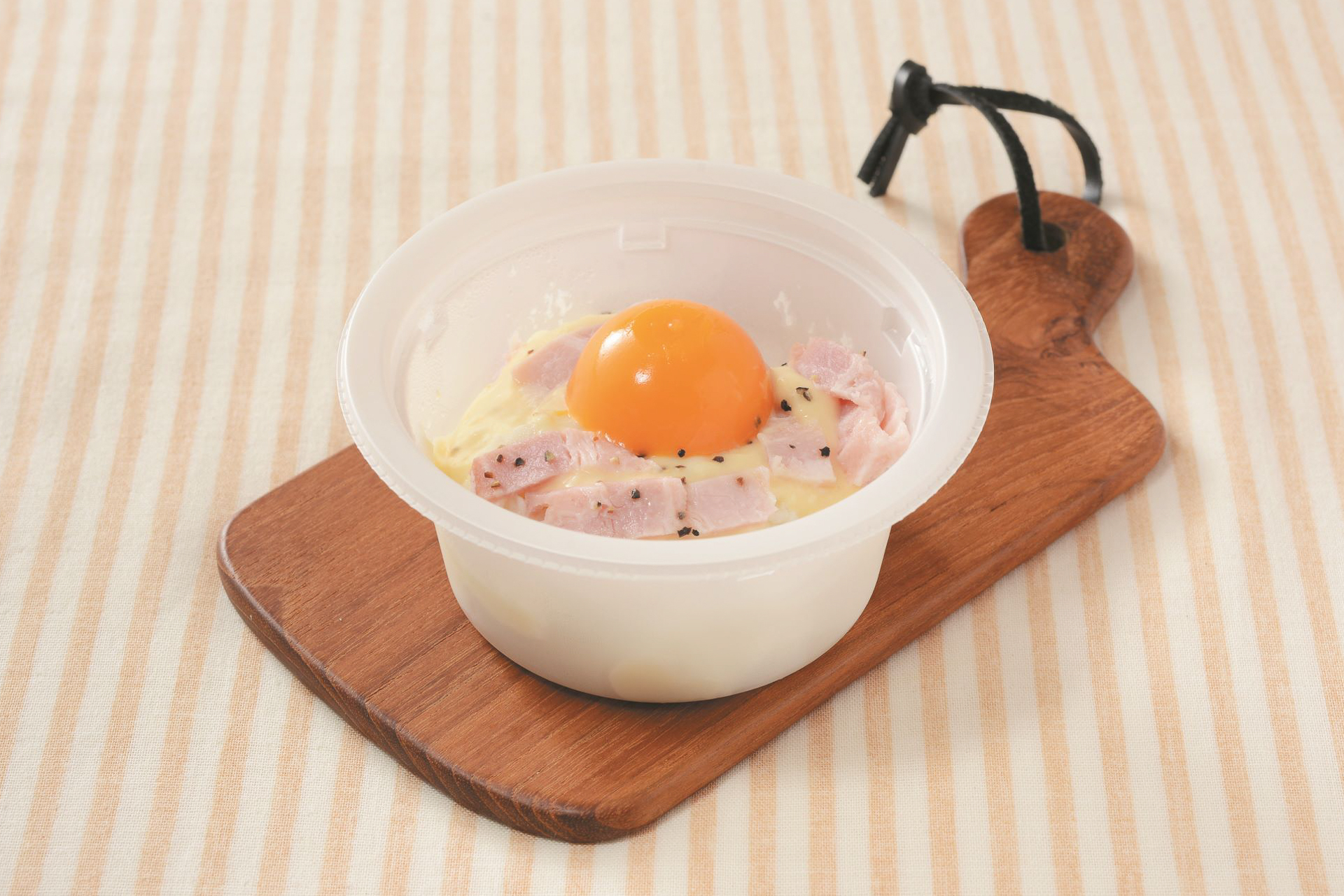 「月見カルボナーラポテトサラダ」（333円）