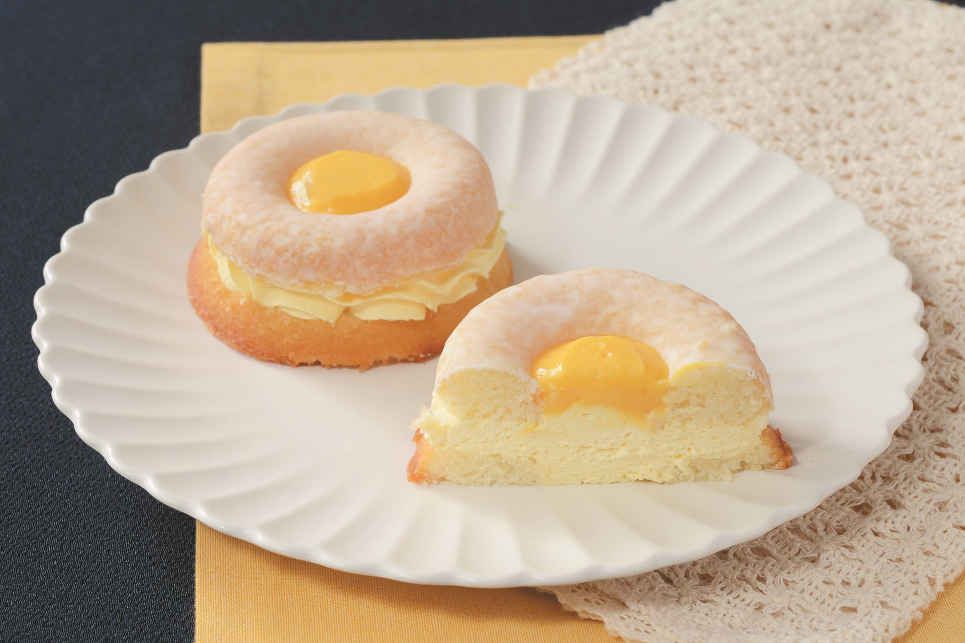 9月8日発売の「月見フィナンシェケーキ」（257円）