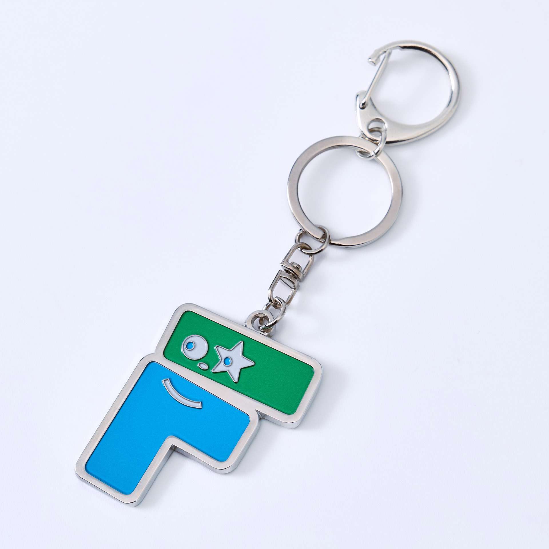 「メタルキーホルダー F」（800円）