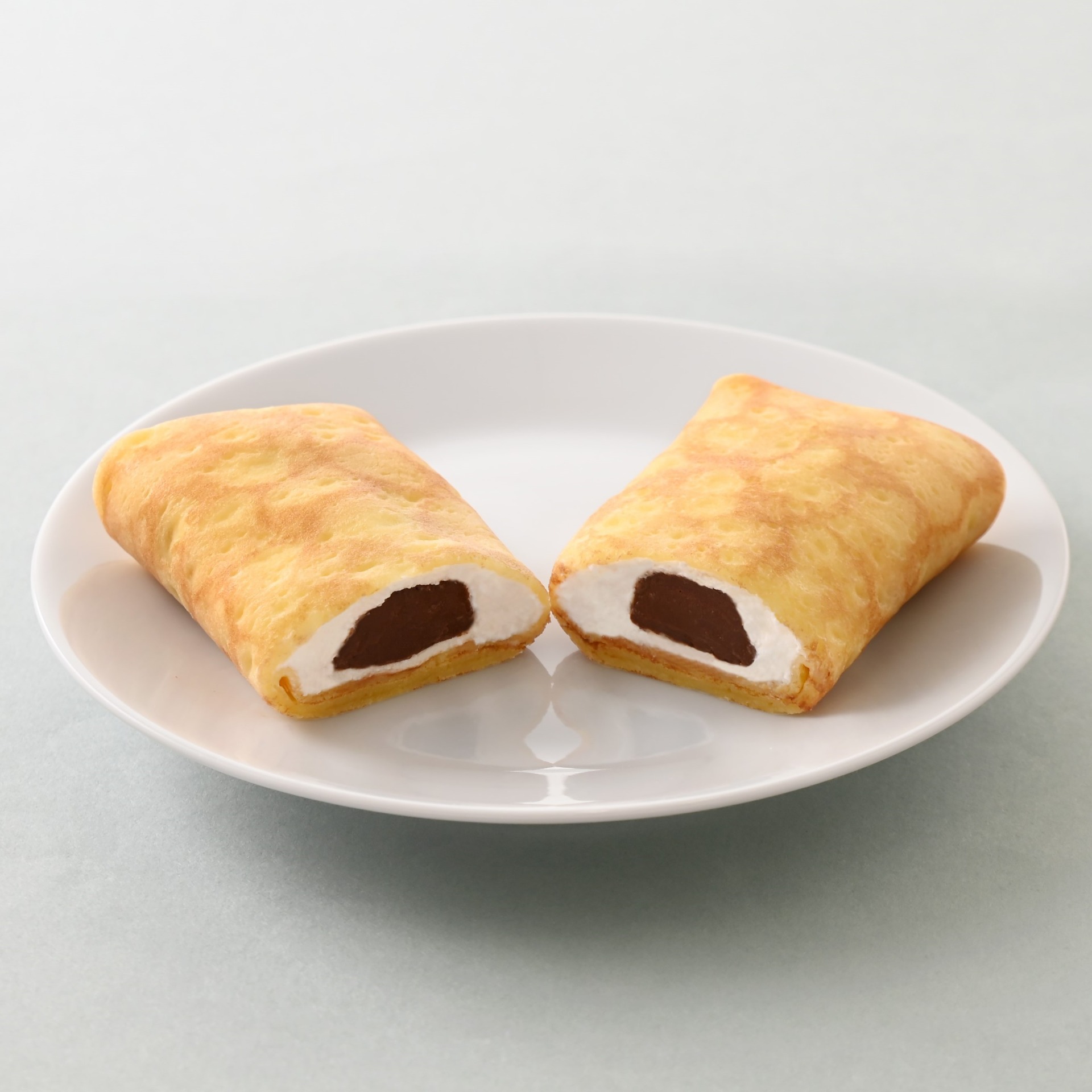 「ファミマ・ザ・クレープ 生チョコ」（270円）