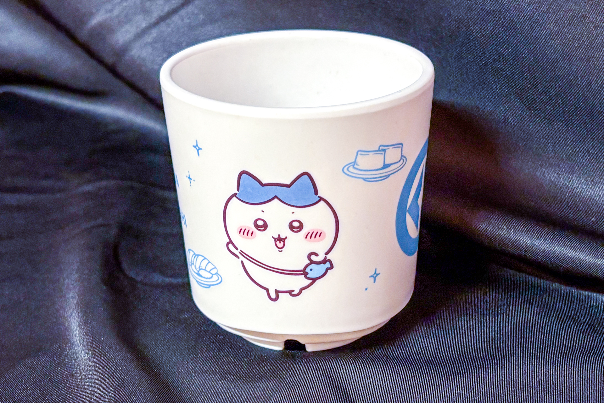 「ハチワレ」の湯呑み