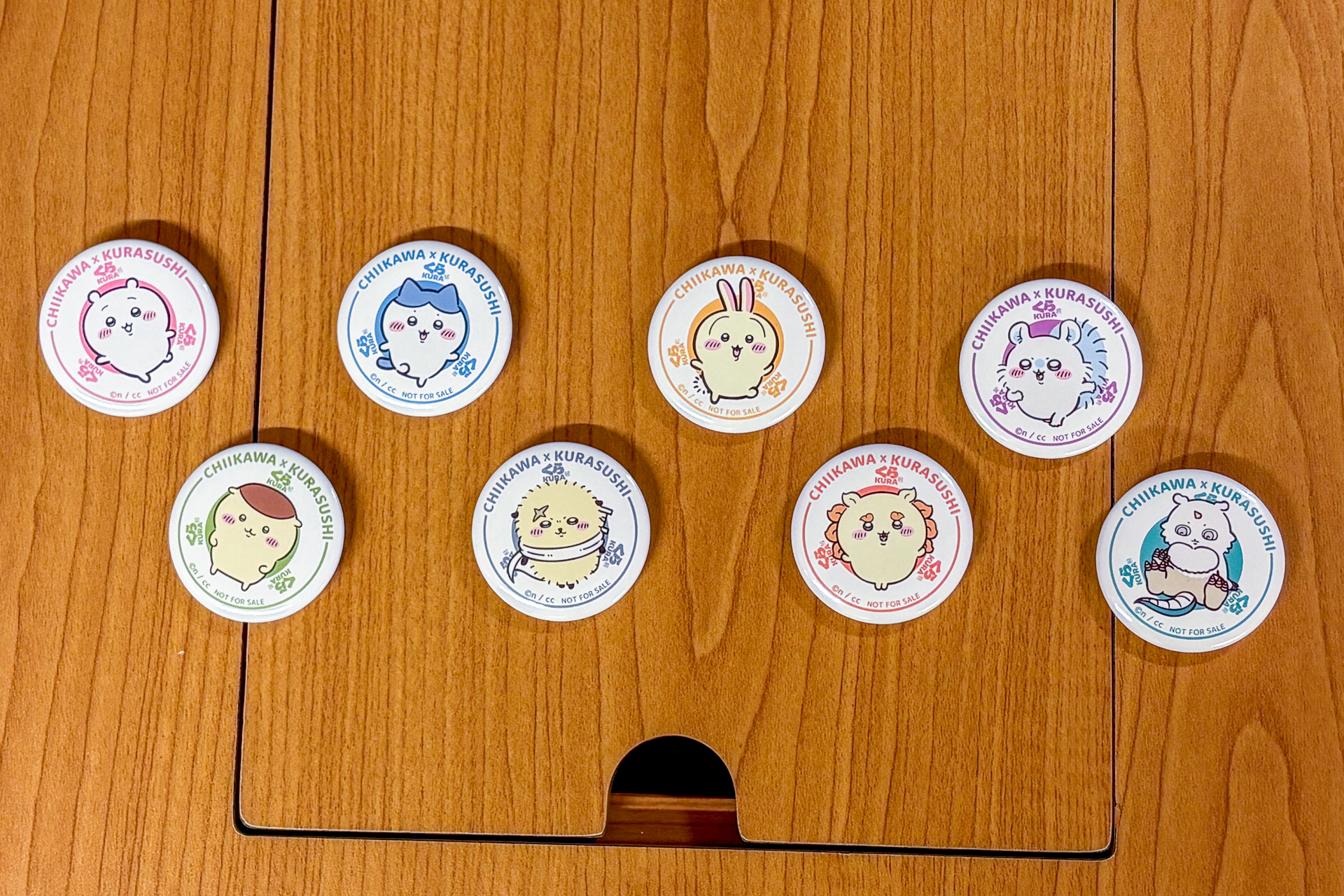 「缶バッジ」（全8種）