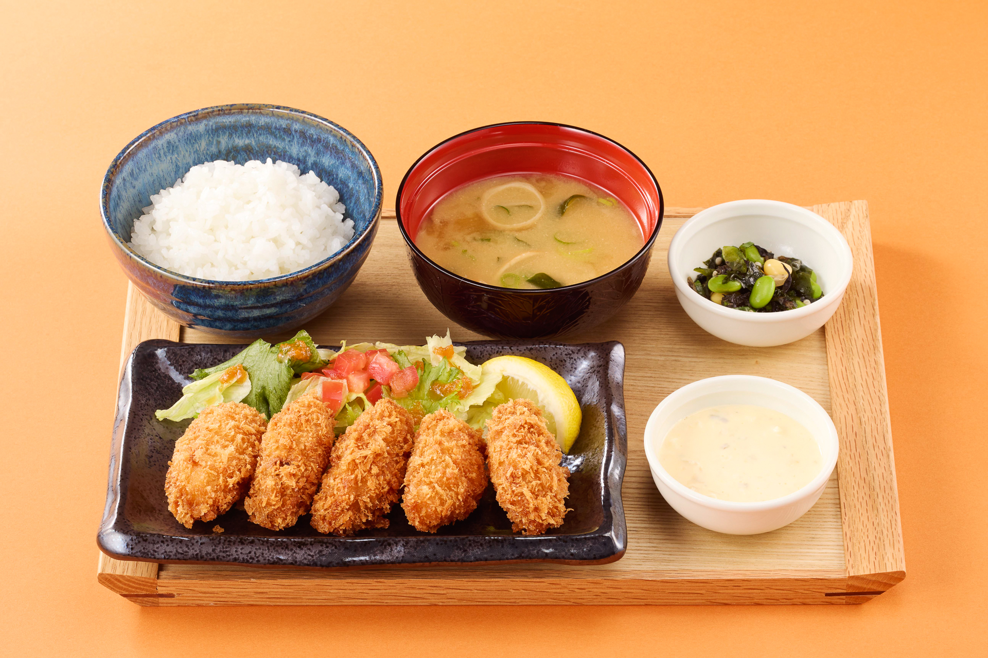 「牡蠣フライ膳」（1529円）