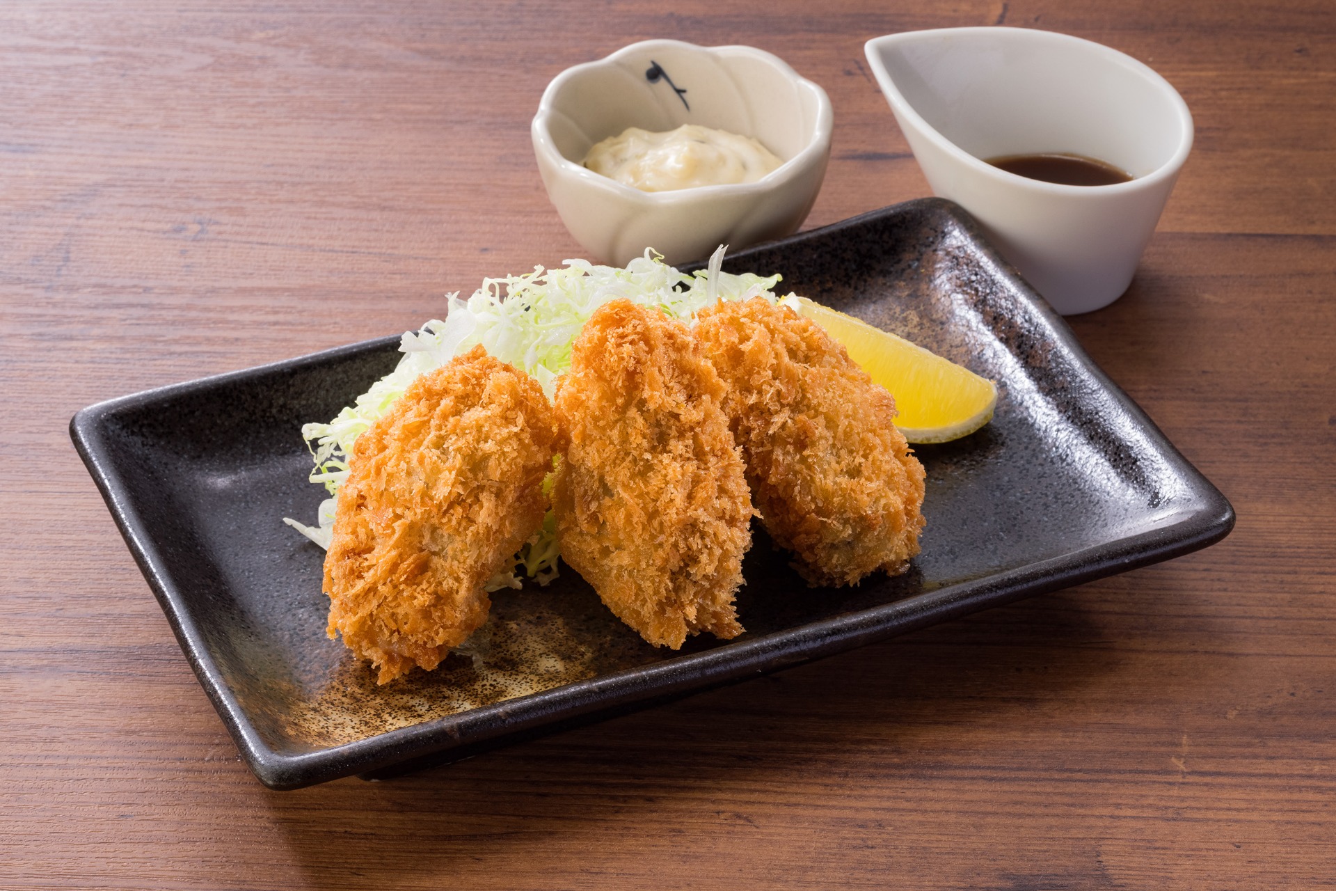 「大粒牡蠣フライ」（3個・759円）