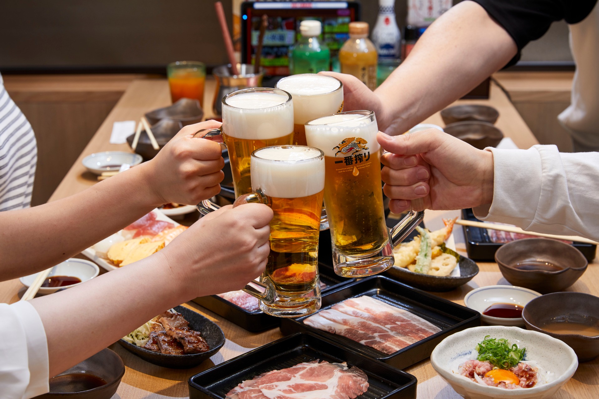 しゃぶしゃぶ/すき焼き/さと式焼肉が120分食べ放題の3つのコースを用意している和食さとの食べ放題