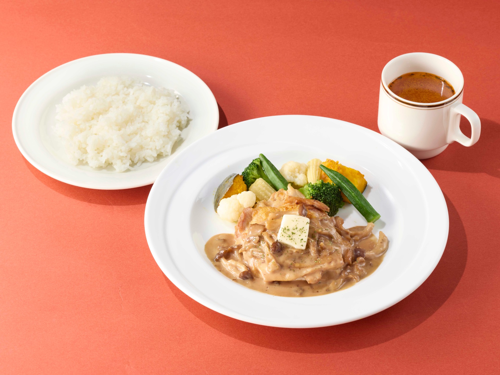 「きのこクリームのチキンステーキランチ」（1199円）