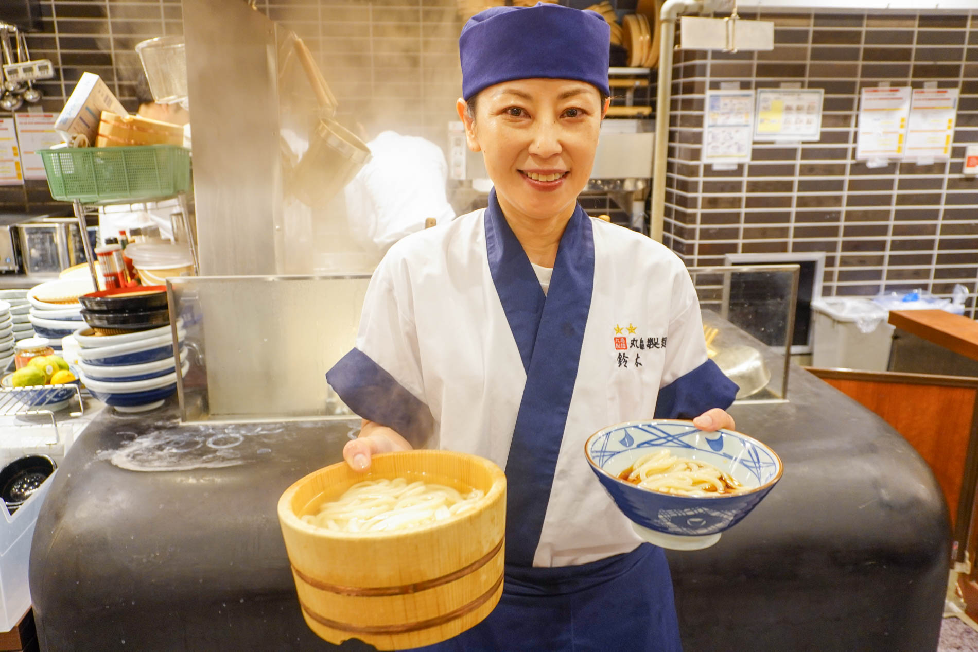 左が釜抜き麺、右が締めた麺