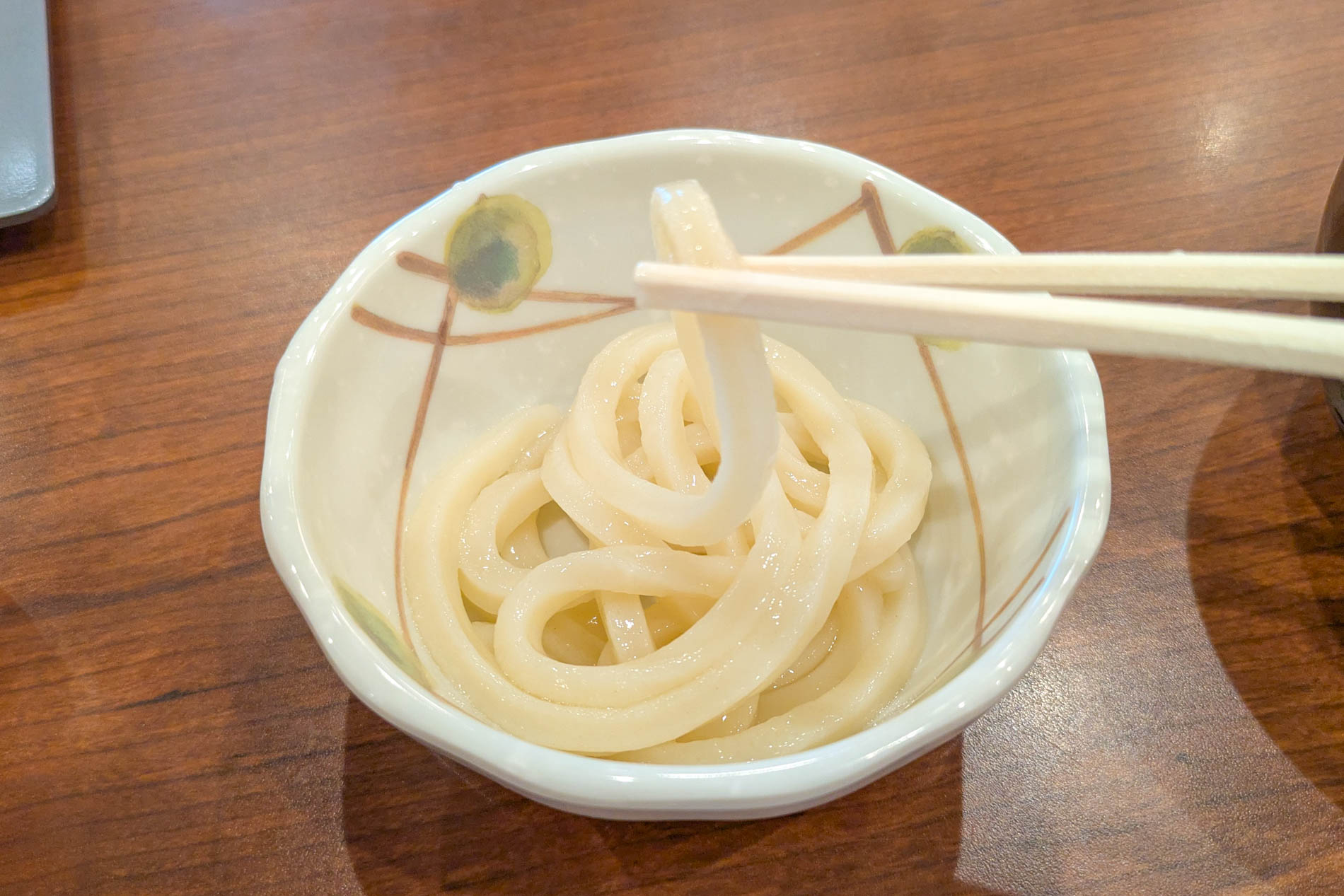 締めた麺は麺がツルシコ