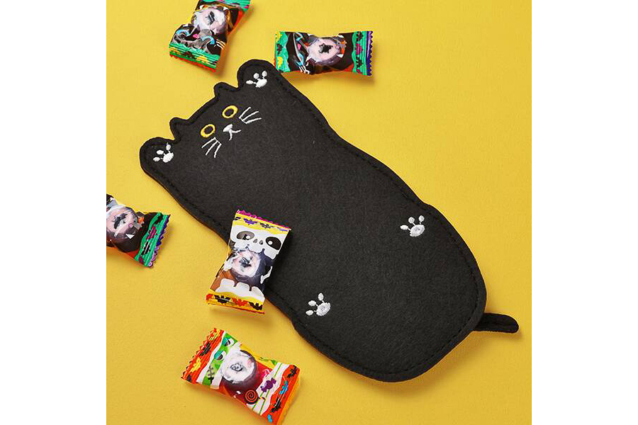 カルディコーヒーファーム「ハロウィン黒ネコペンケース」