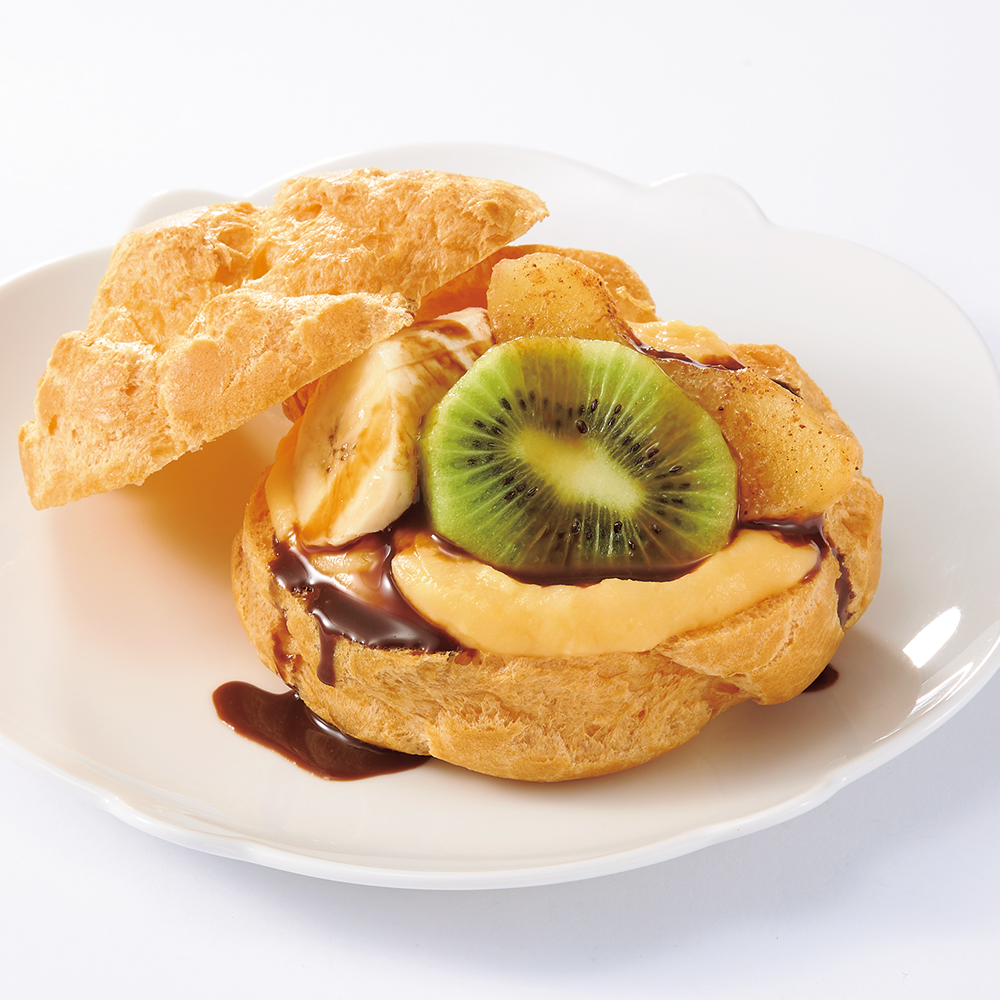 長崎県 レストラン蜂の家「女王シュークリーム（1個）」（631円）