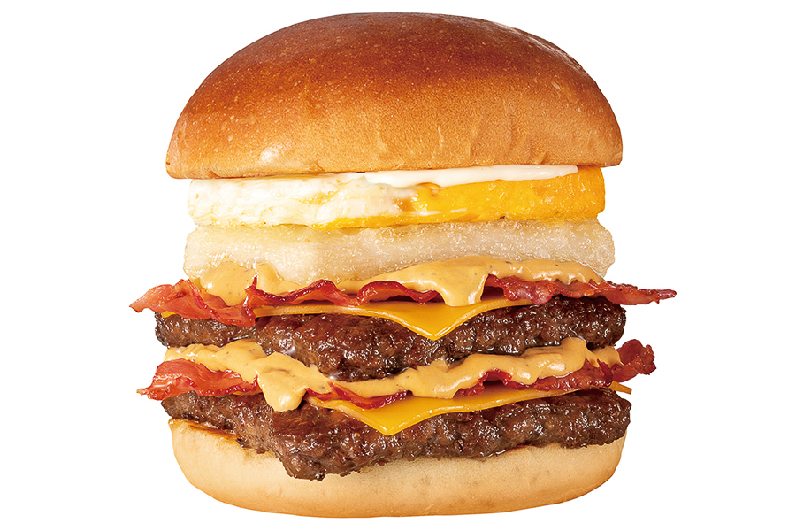 「NY月見もっちバーガーダブル」（1780円）。パティ・チーズ・ベーコンを2倍に