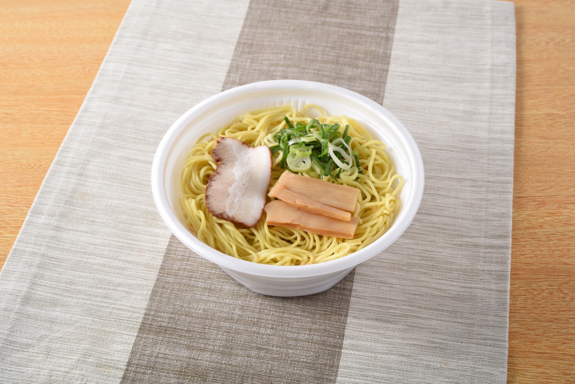「井出商店監修 和歌山中華そば」（578円）