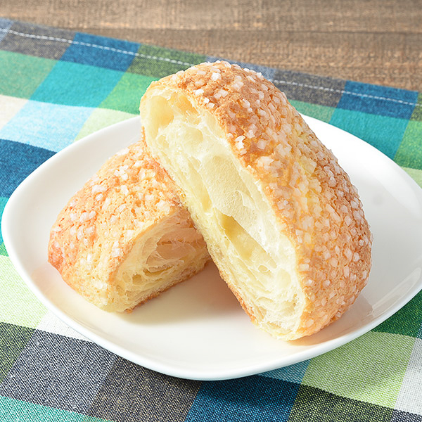 「バタークロワッサンメロンパン」（158円）