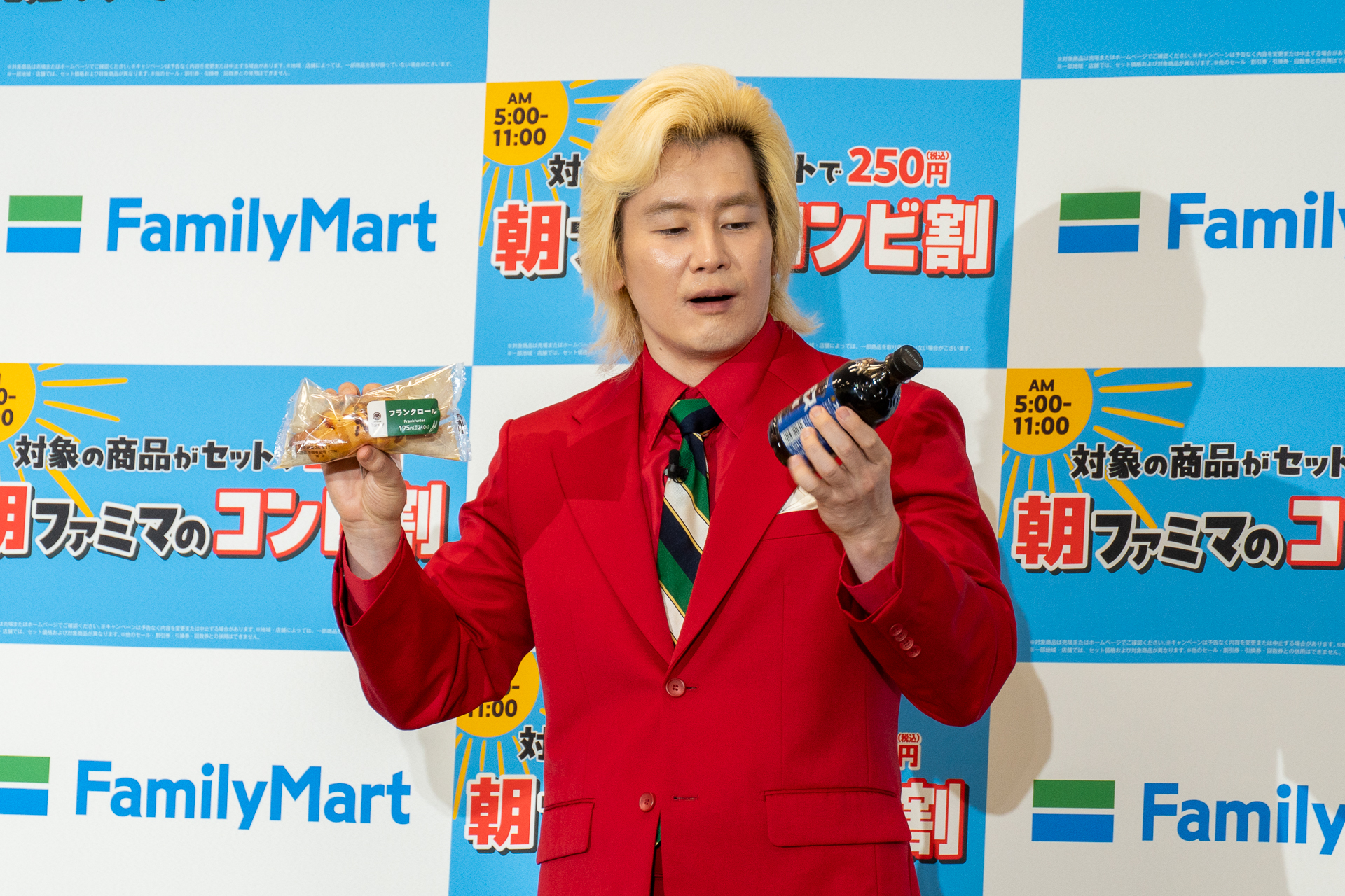 片手で食べられる手軽さを重視するカズレーザーさん