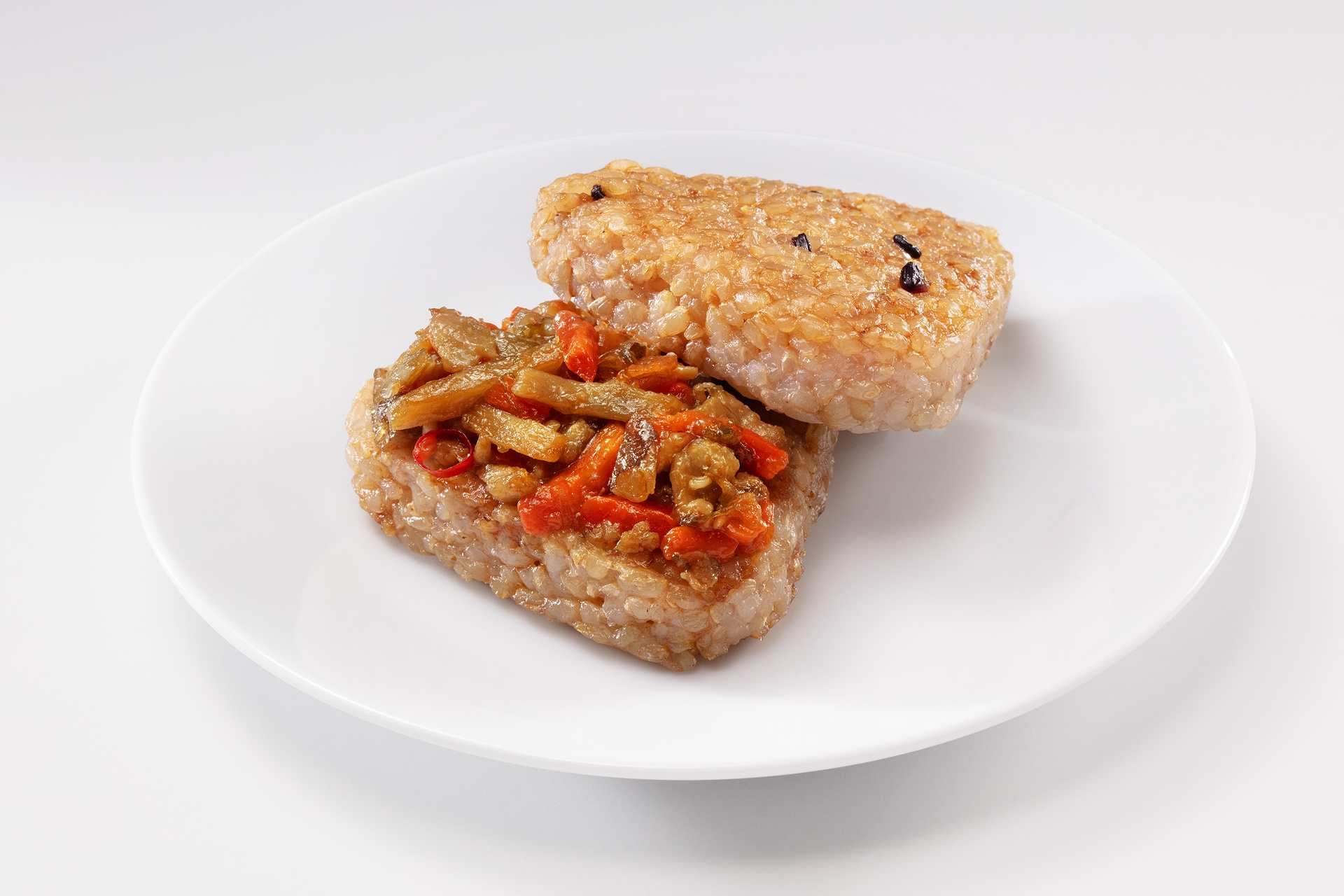 素材の旨みを感じられる「モスデリ 焼きおにバーガー 鶏きんぴら」