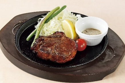 「低温調理 厚切りローストポークステーキ～醤油バターソース」（1760円）