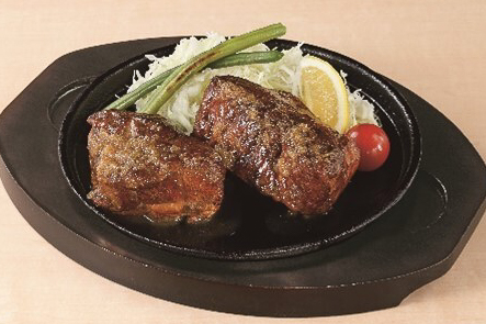 「低温調理 厚切りローストポークステーキ W〈ダブル〉～醤油バターソース」（3080円）