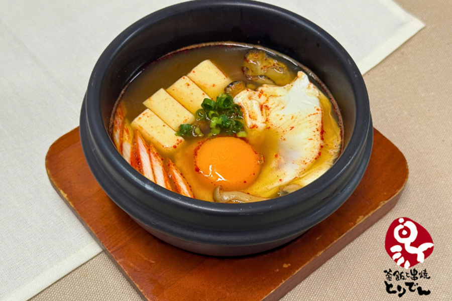 「月見牡蠣スンドゥブチゲ」（825円）