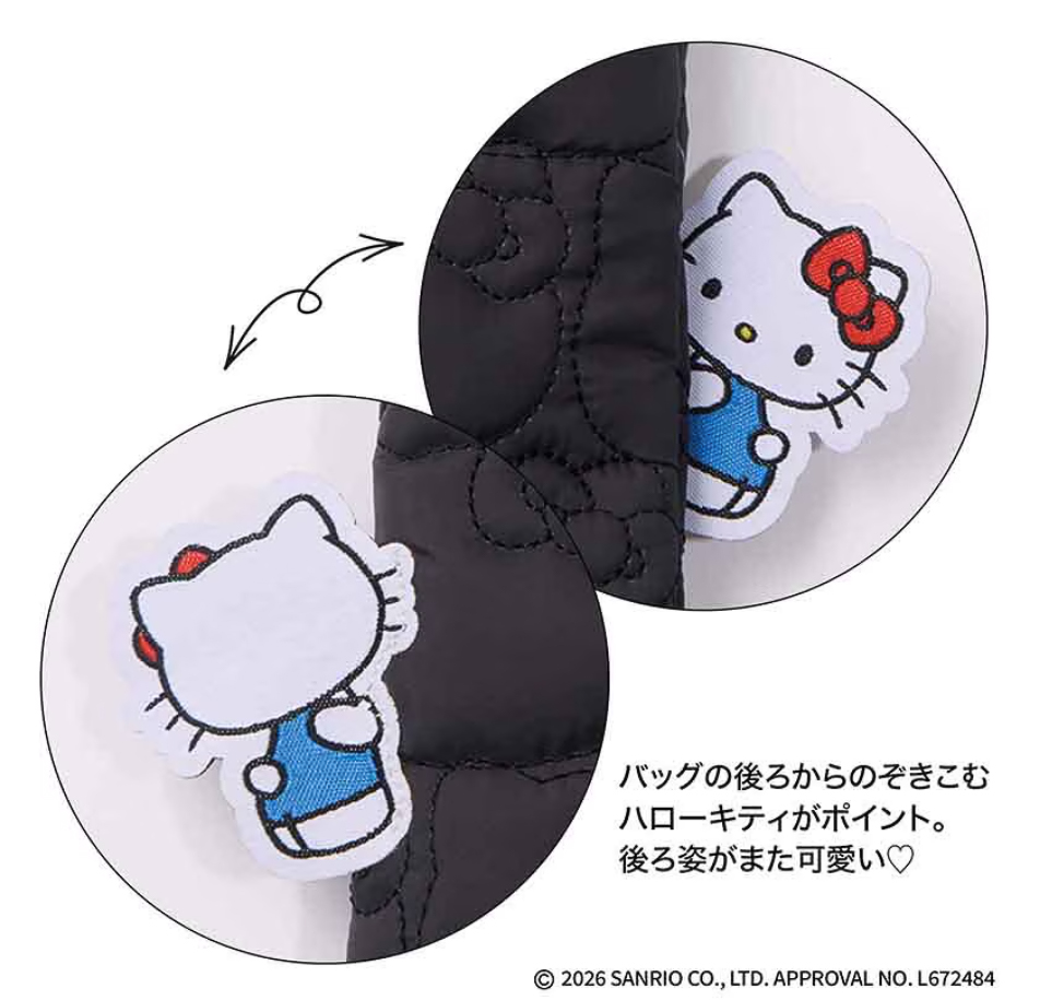バッグの後ろからひょっこりのぞくハローキティタグがポイント