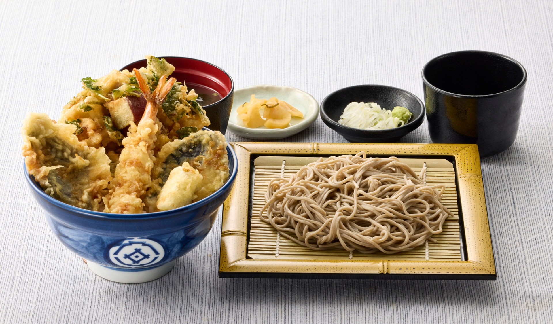 海老と4種の北陸産天丼と（小）藪そばサービスセット（みそ汁付）