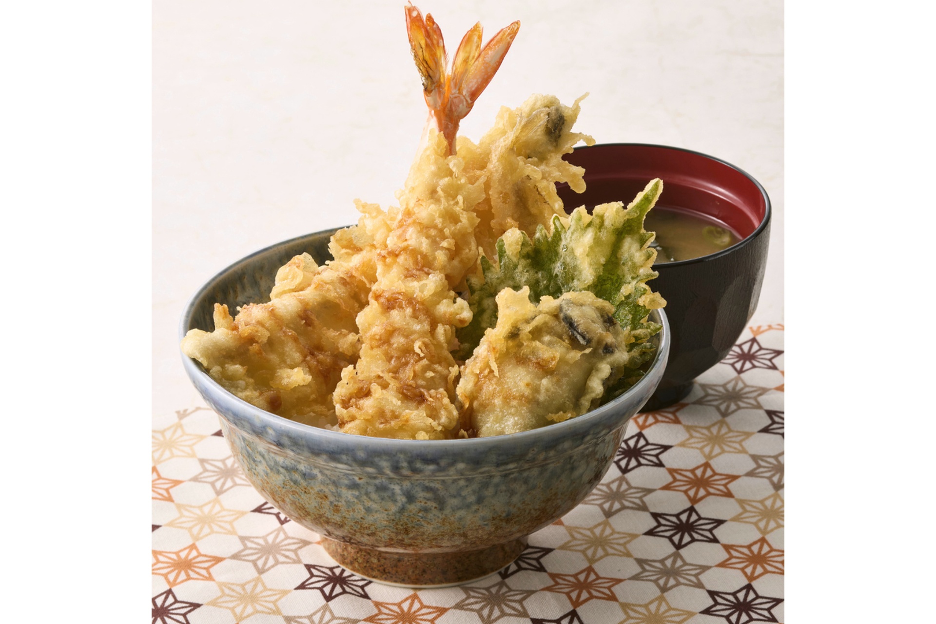 秋のご馳走天丼（みそ汁付）