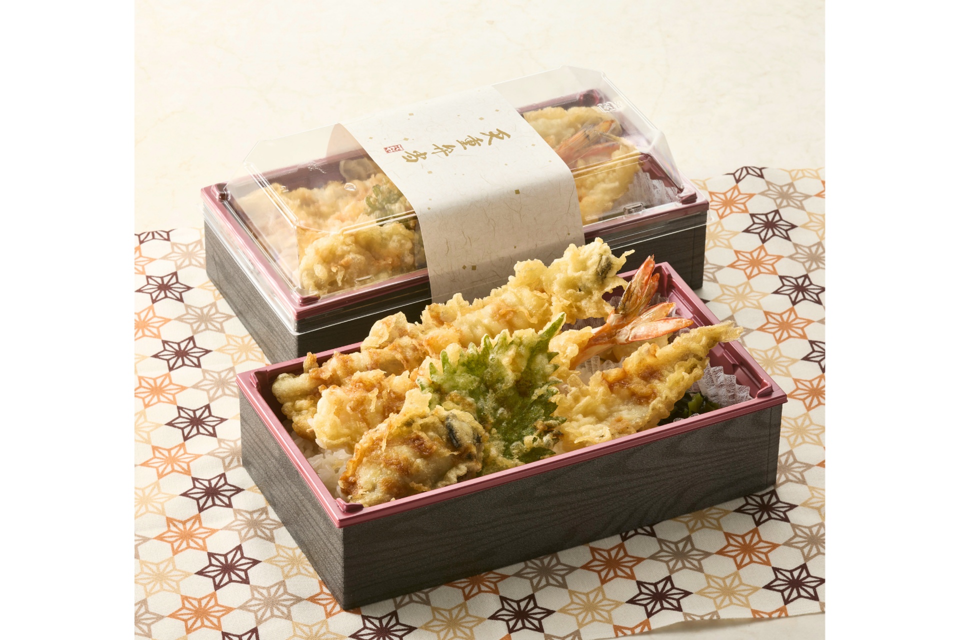 秋のご馳走天重弁当（お新香付）