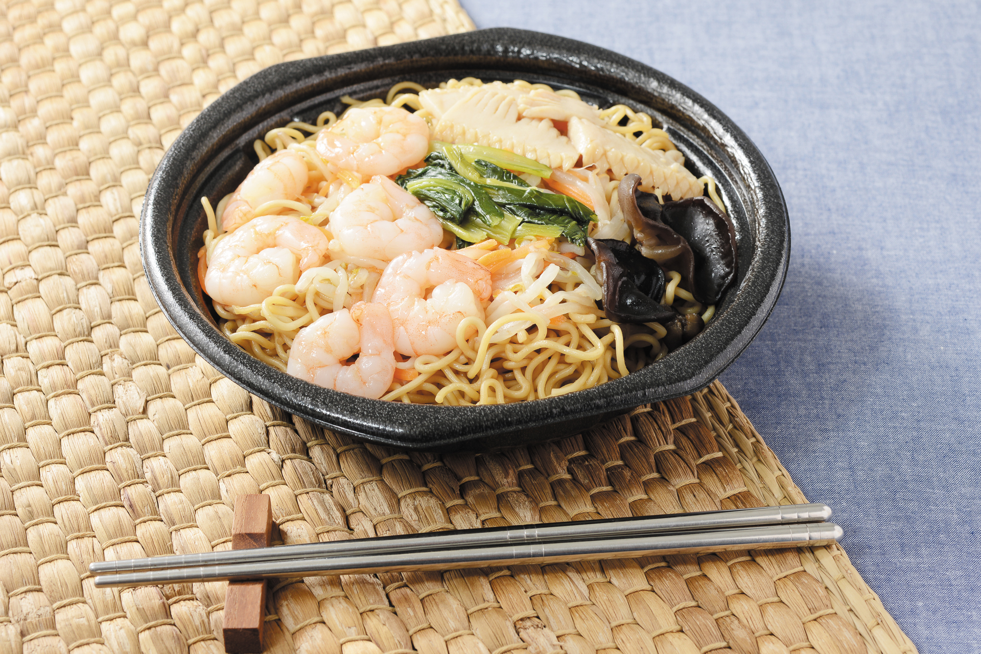 「贅沢すぎ！海鮮づくし上海風焼そば」（797円）