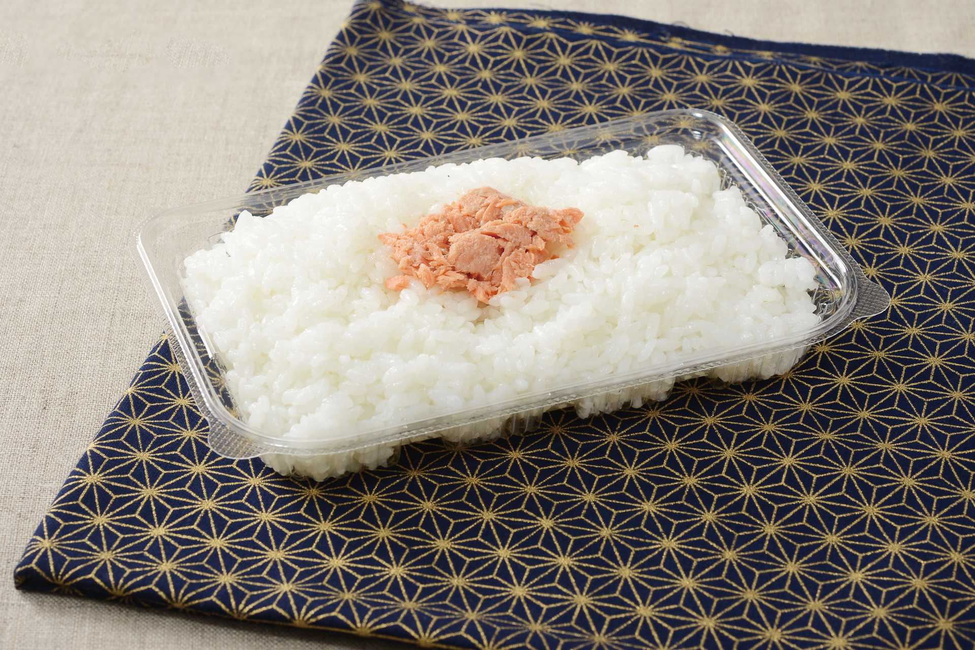 「一点突破すぎ！ごはんがすすむ ぼだっこ（鮭）」（297円）