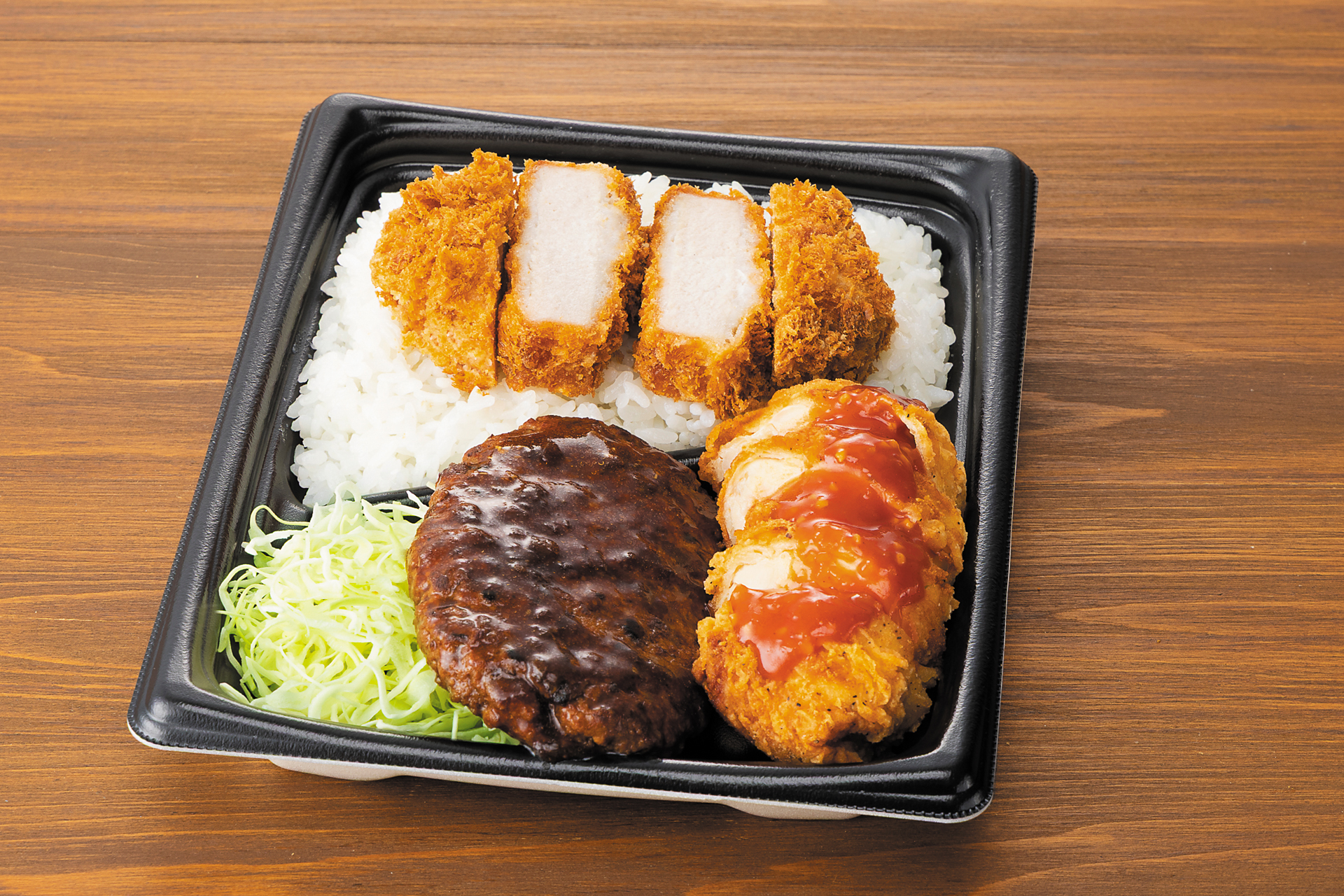 「肉オールスター弁当」（994円）。店内調理の「まちかど厨房」を導入している約1万店で販売する