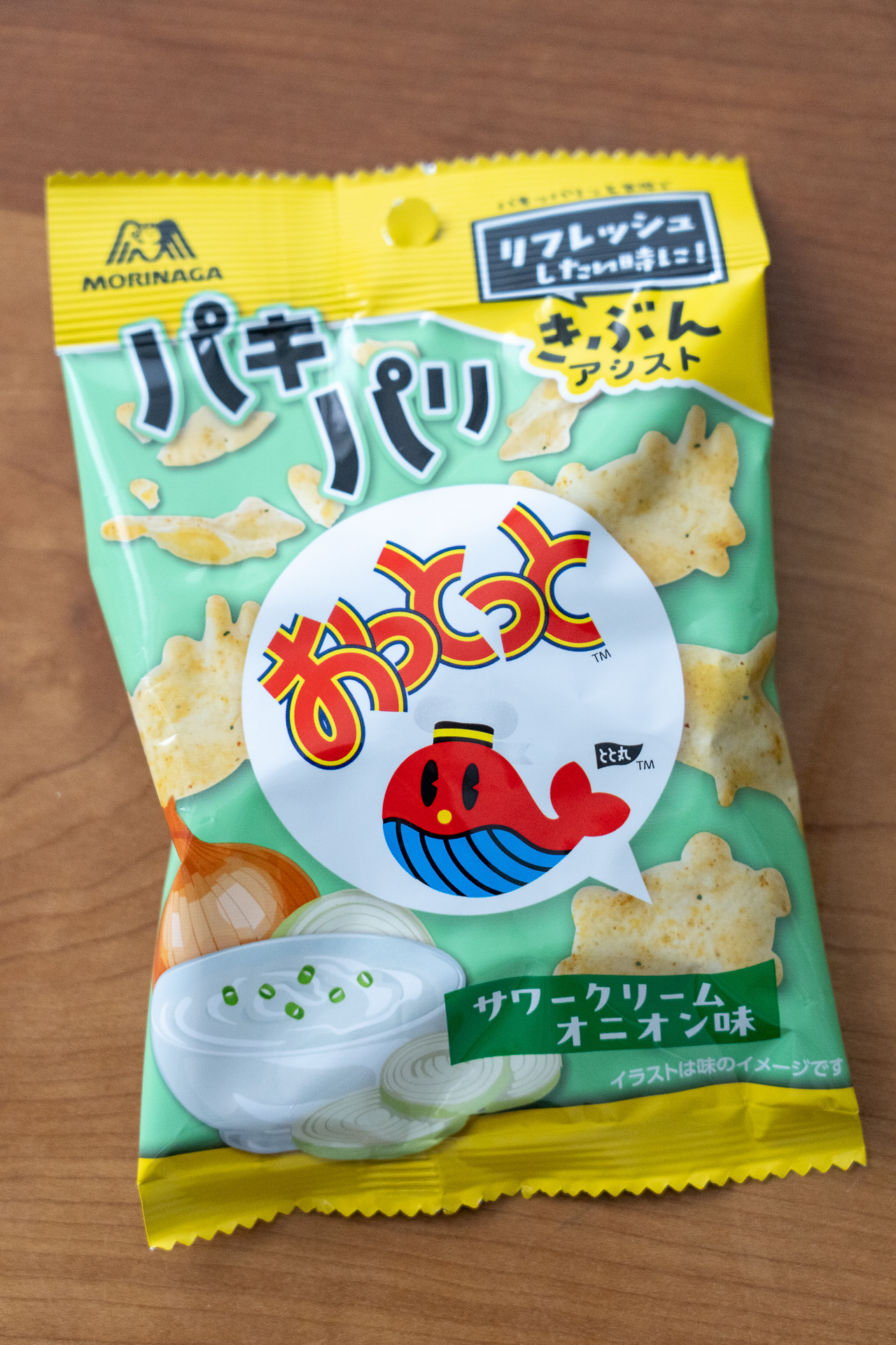 「森永製菓 パキパリおっとっと サワークリームオニオン味」（143円）
