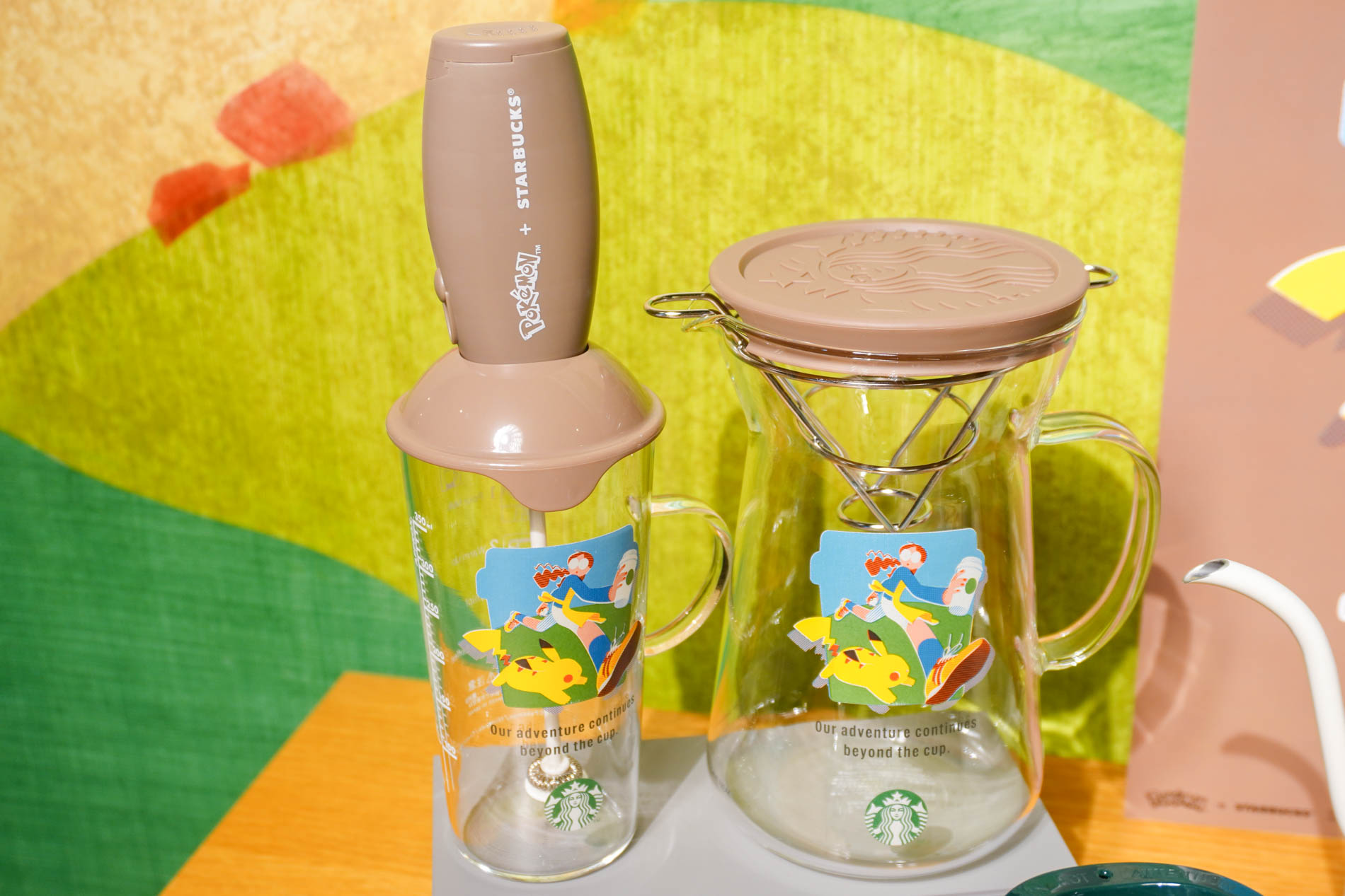 Pokémon + STARBUCKSミルクフォーマー＆カップ コーヒーアドベンチャー、Pokémon + STARBUCKS グラス ドリップコーヒーメーカー コーヒーアドベンチャー