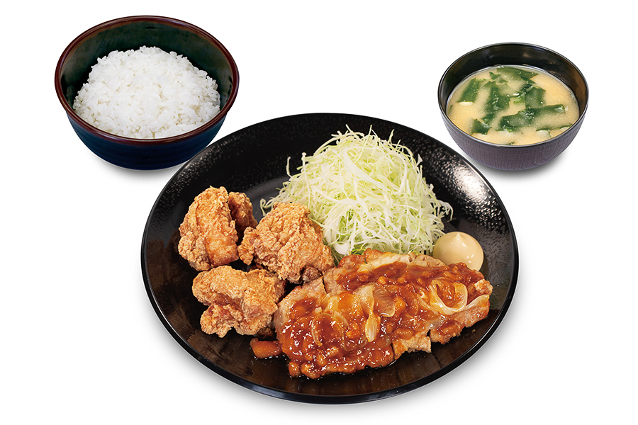 「背脂生姜タレのロースポークフライドステーキ＆唐揚げ（3個）定食」（1090円）