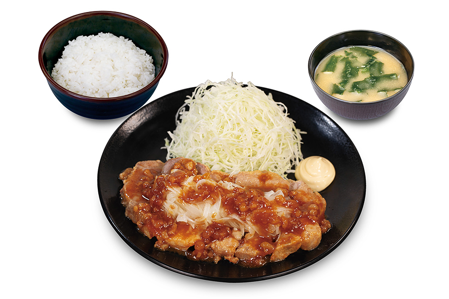 松のや「背脂生姜タレの“リブ”ロースポークフライドステーキ定食」（1090円）