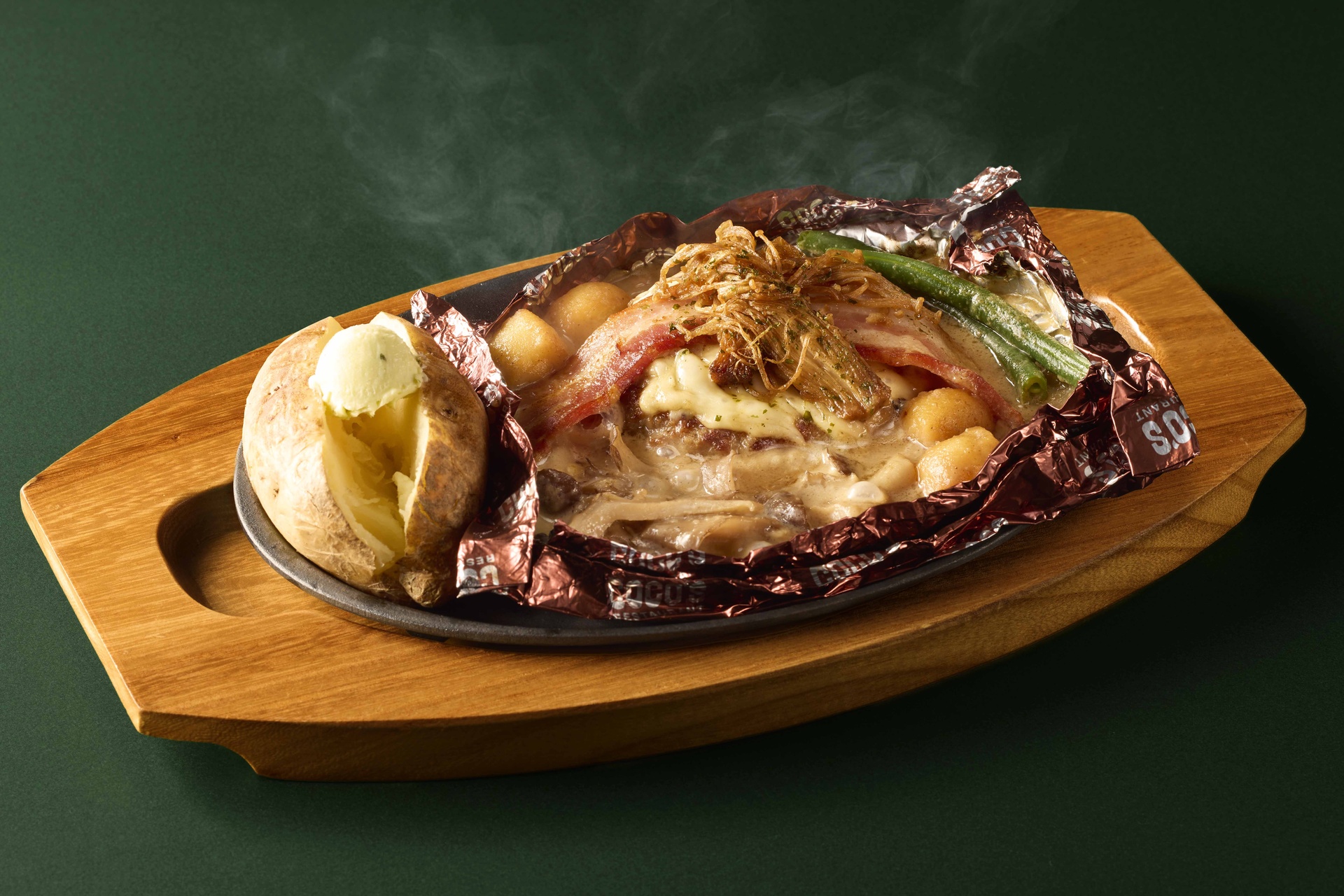 ポルチーニ香るたっぷりきのこの包み焼きハンバーグ
