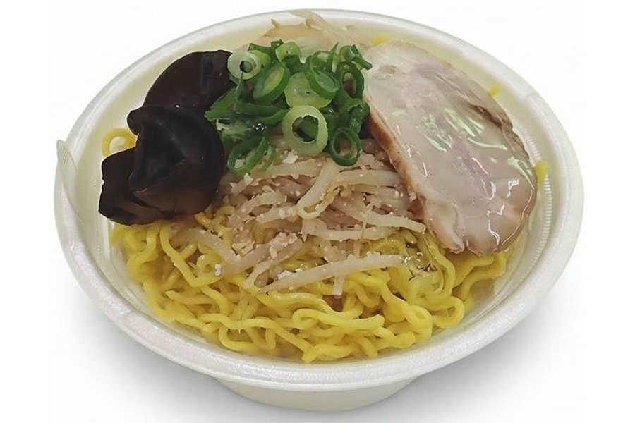 「いそのかづお監修 札幌ブラック醤油ラーメン」（598円）