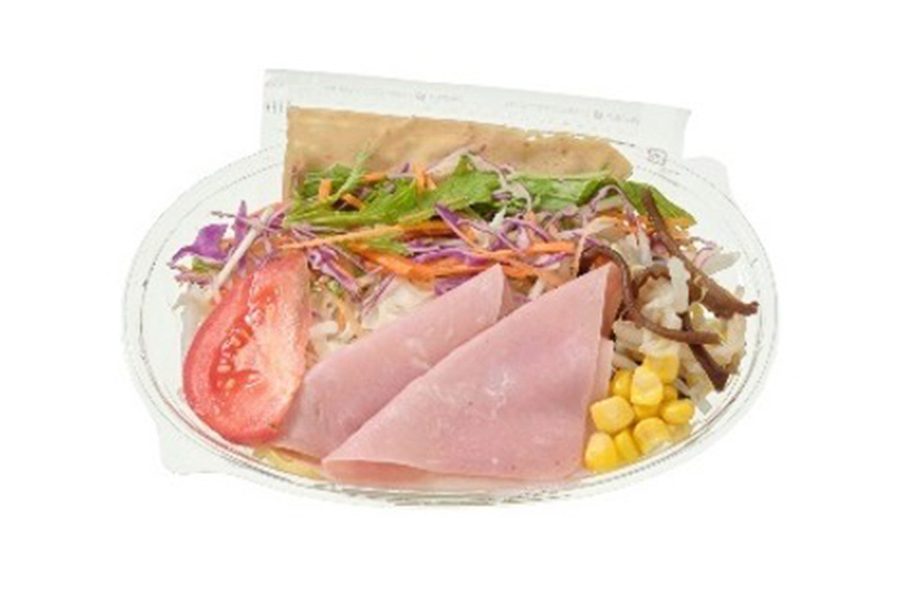「サッポロビール園監修 ラーメンサラダ」（398円）